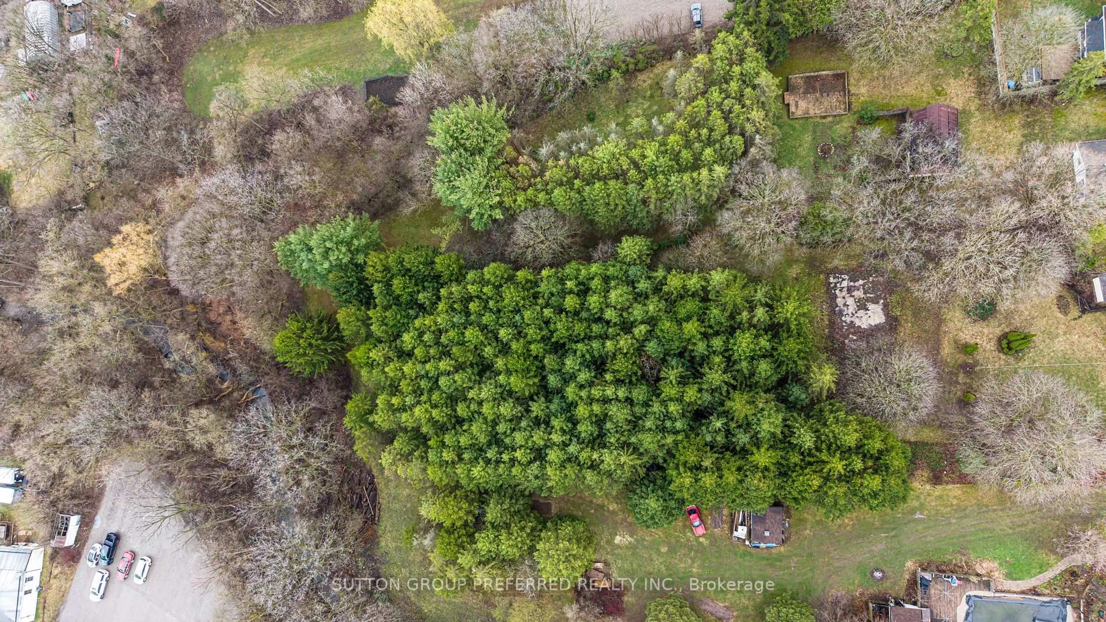 A pic from outside/outdoor area/front of a property/back of a property/a pic from drone, forest/trees view for 164 McKeand St, Ingersoll Ontario N5C 3H9