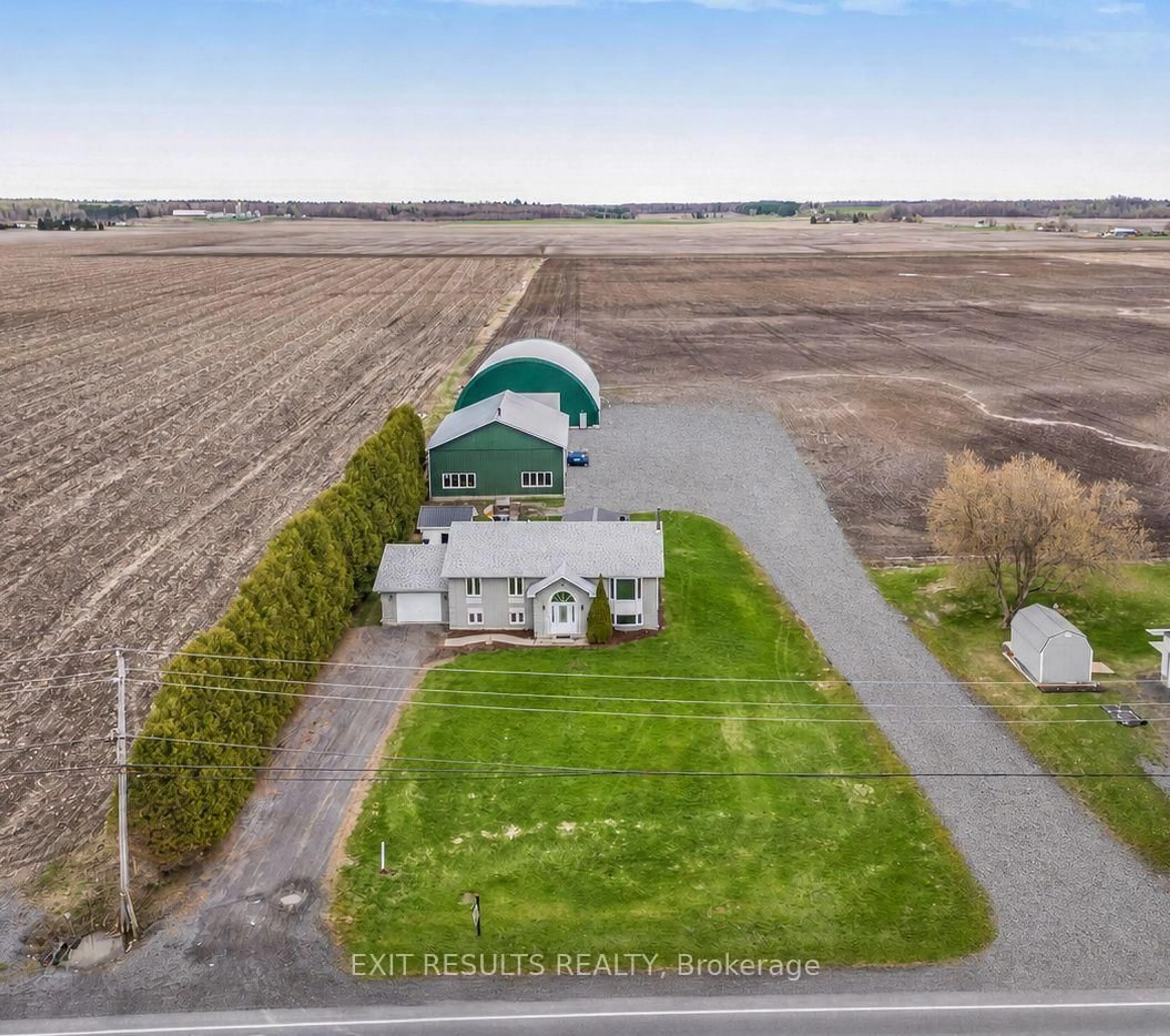 A pic from outside/outdoor area/front of a property/back of a property/a pic from drone, unknown for 1887 Champlain St, Out of Area Ontario K0A 1N0