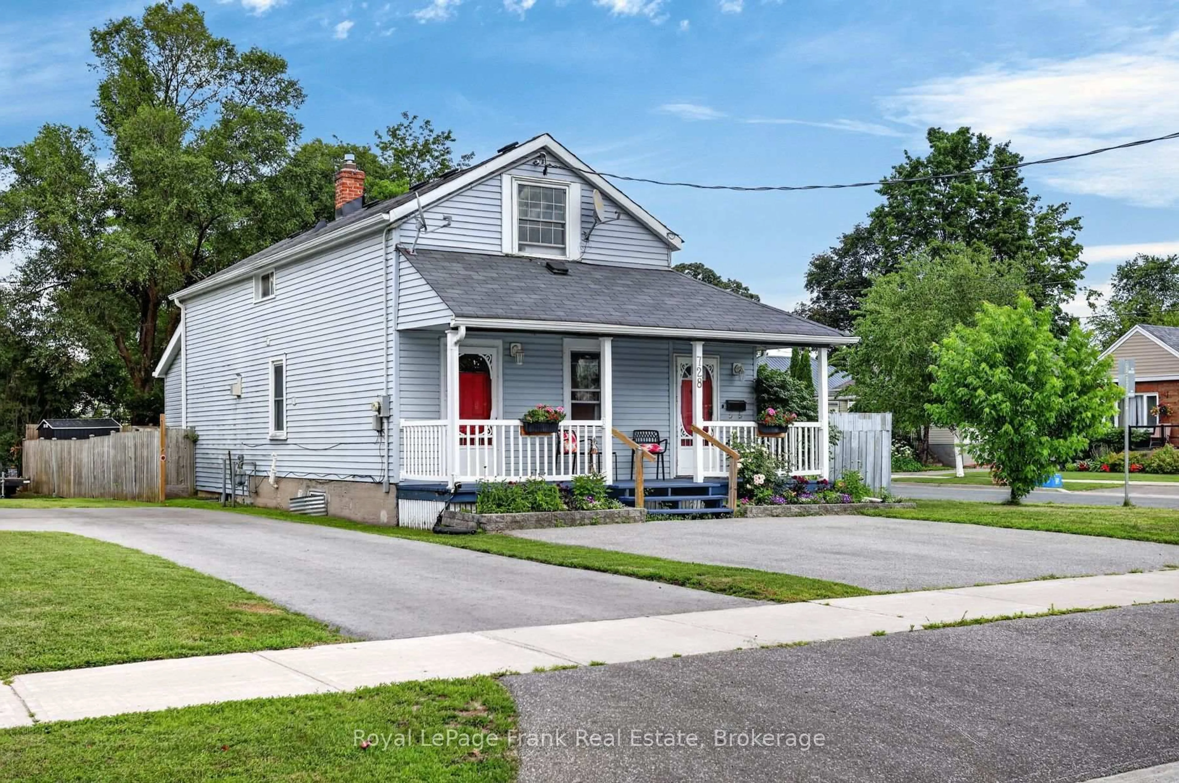 Unknown for 728 Hurley St, Peterborough Ontario K9J 3A9
