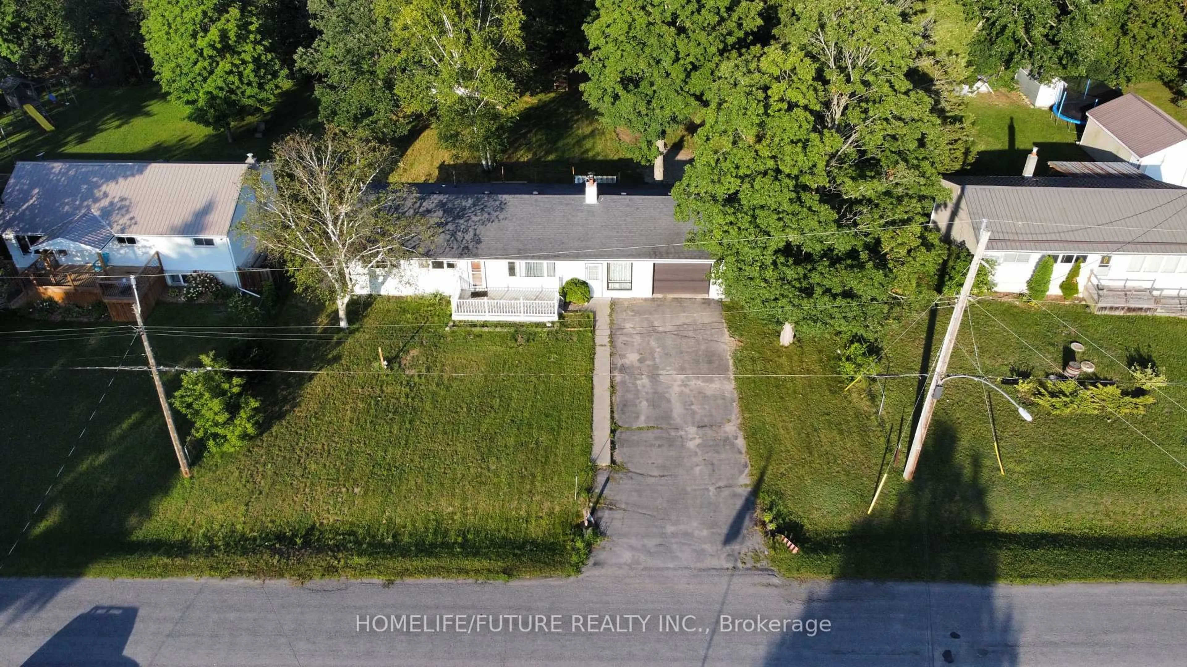 A pic from outside/outdoor area/front of a property/back of a property/a pic from drone, street for 85 Peterson St, Trenton Ontario K8V 5P8
