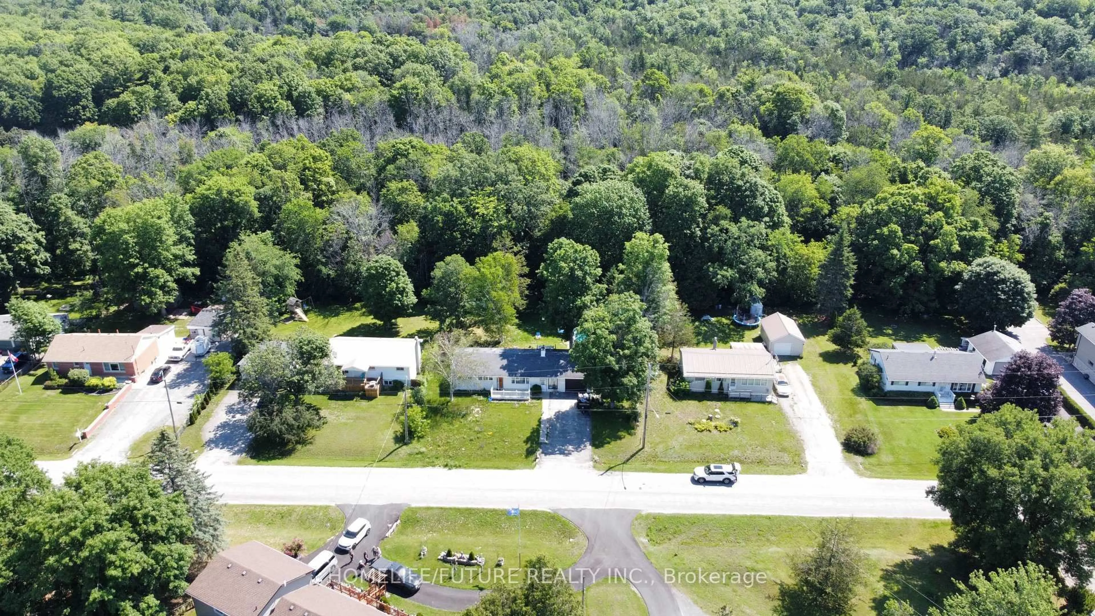 A pic from outside/outdoor area/front of a property/back of a property/a pic from drone, unknown for 85 Peterson St, Trenton Ontario K8V 5P8