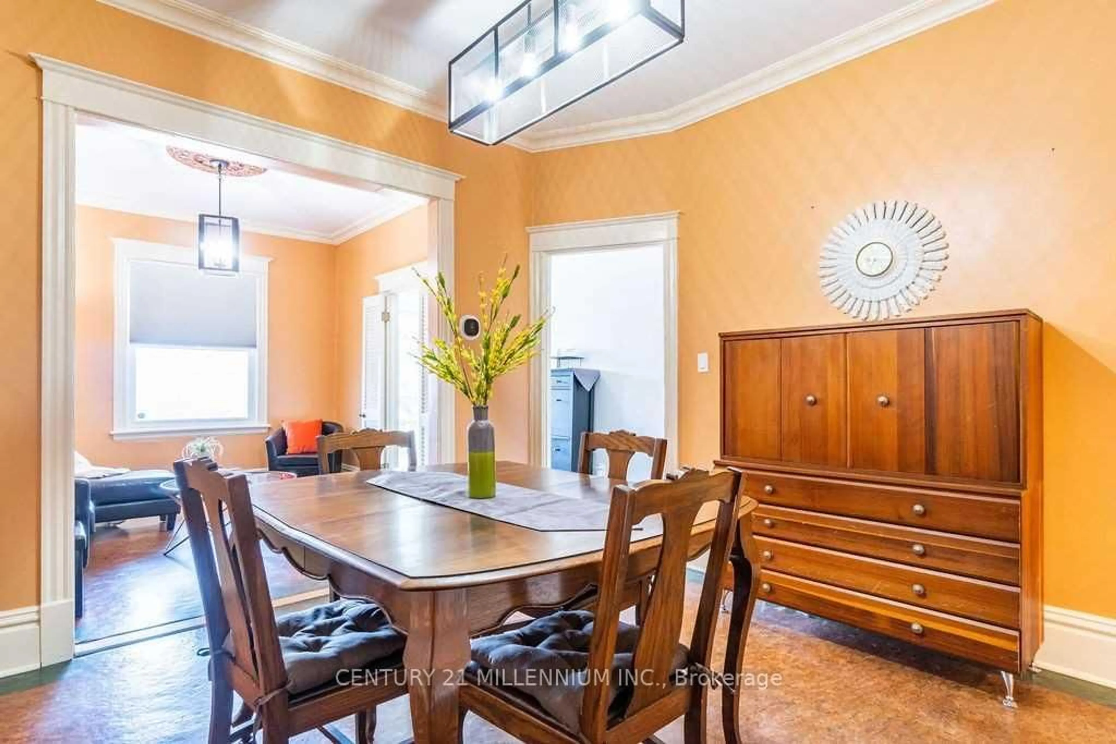 Dining room, unknown for 20 Dickson Ave, Hamilton Ontario L8L 6B8