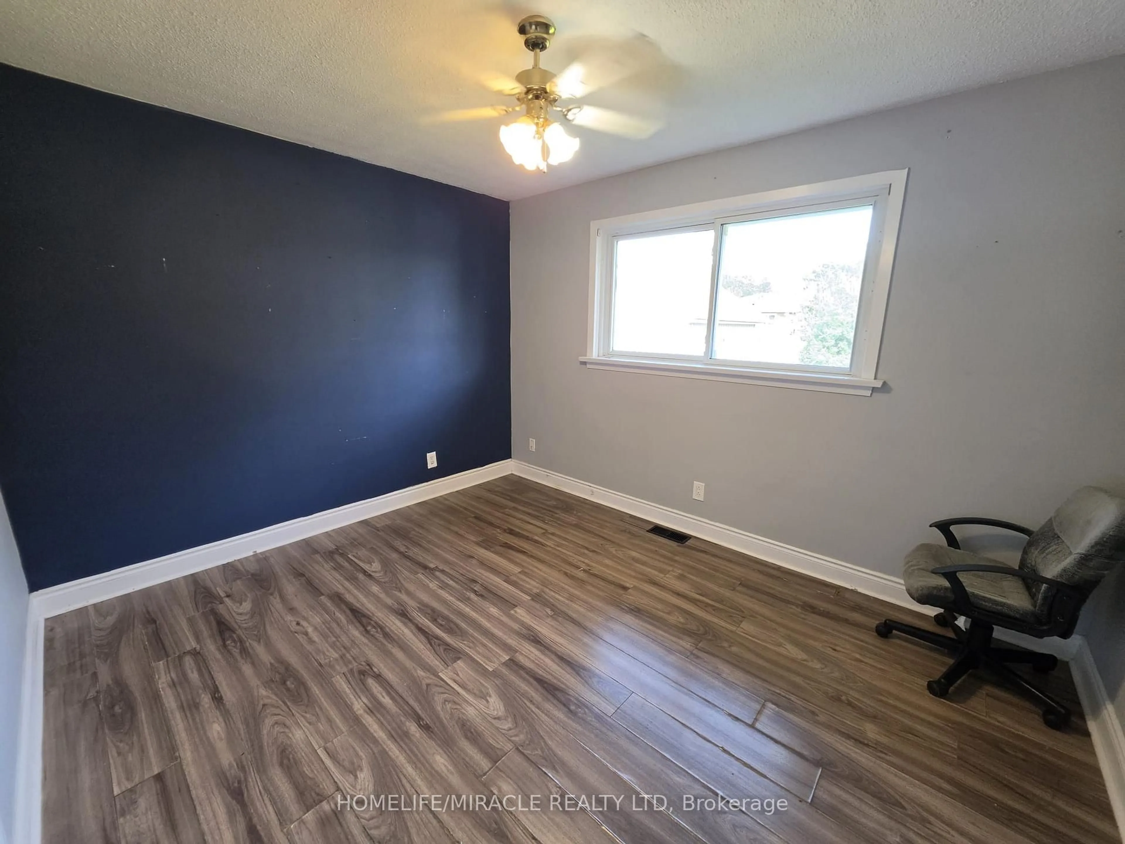 A pic of a room for 7150 Douglas Cres, Niagara Falls Ontario L2G 3C4