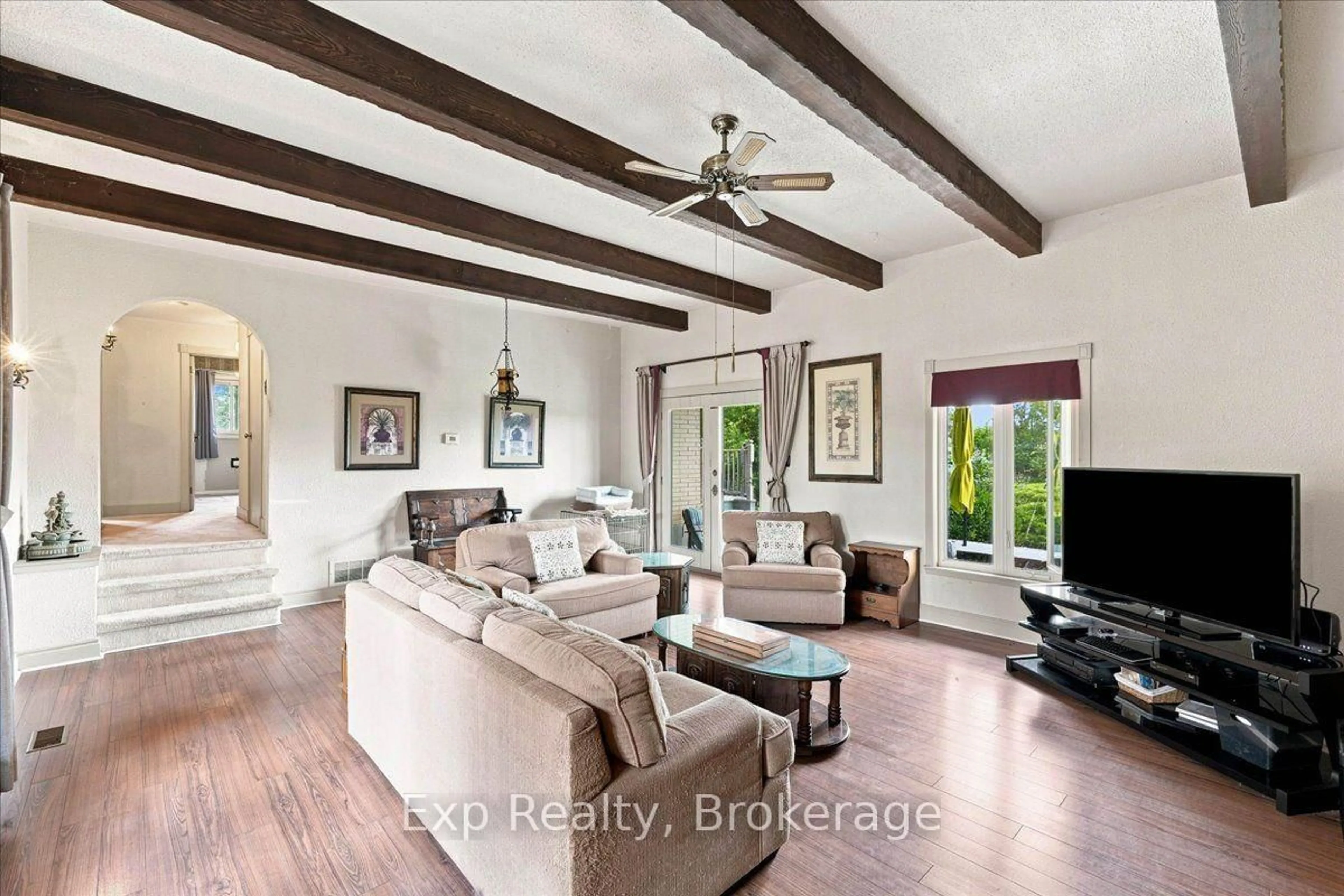 Living room with furniture, unknown for 126 Casey Rd, Belleville Ontario K8N 4Z6