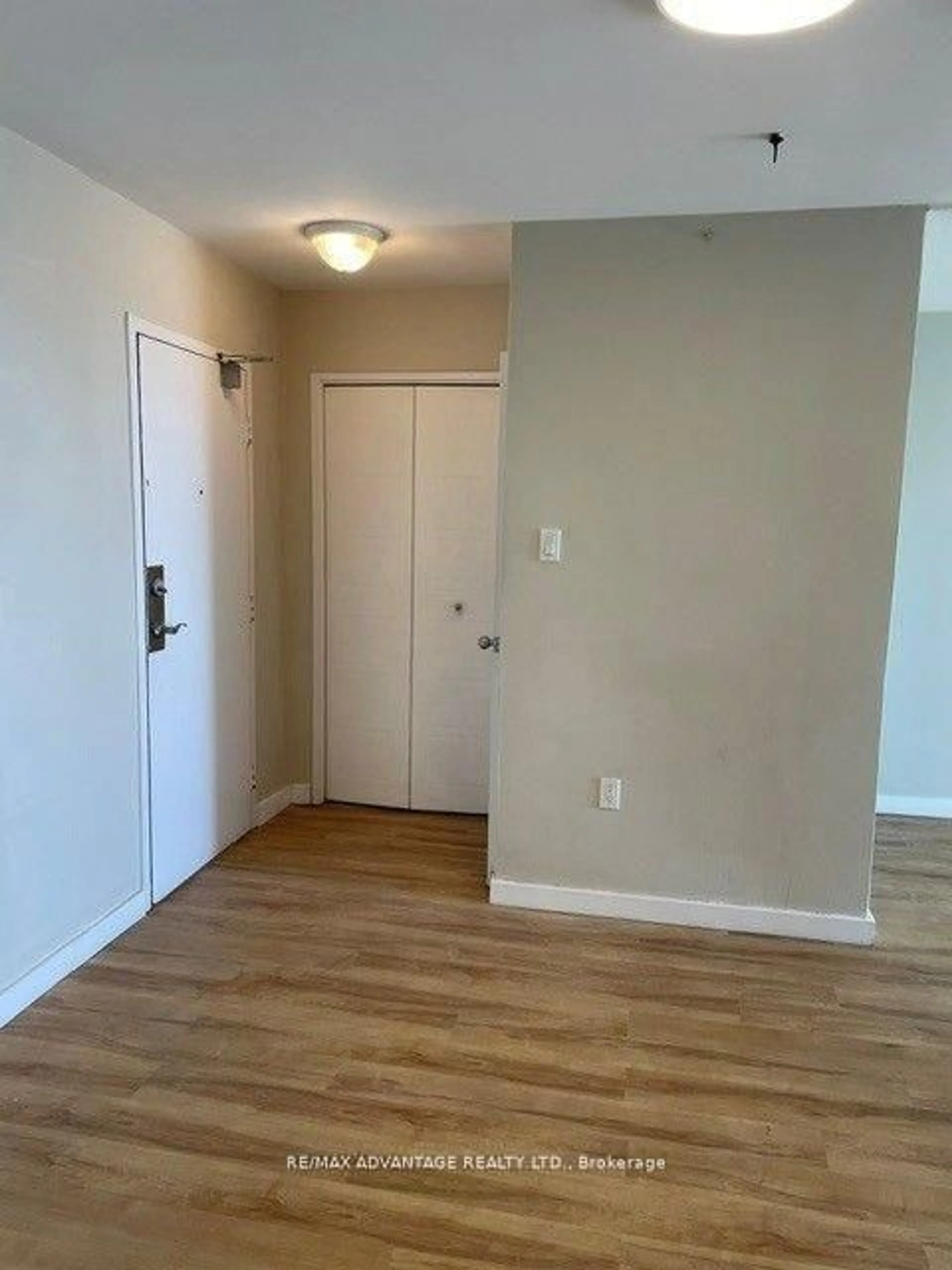 A pic of a room for 563 Mornington Ave #1103, London East Ontario N5Y 4T8