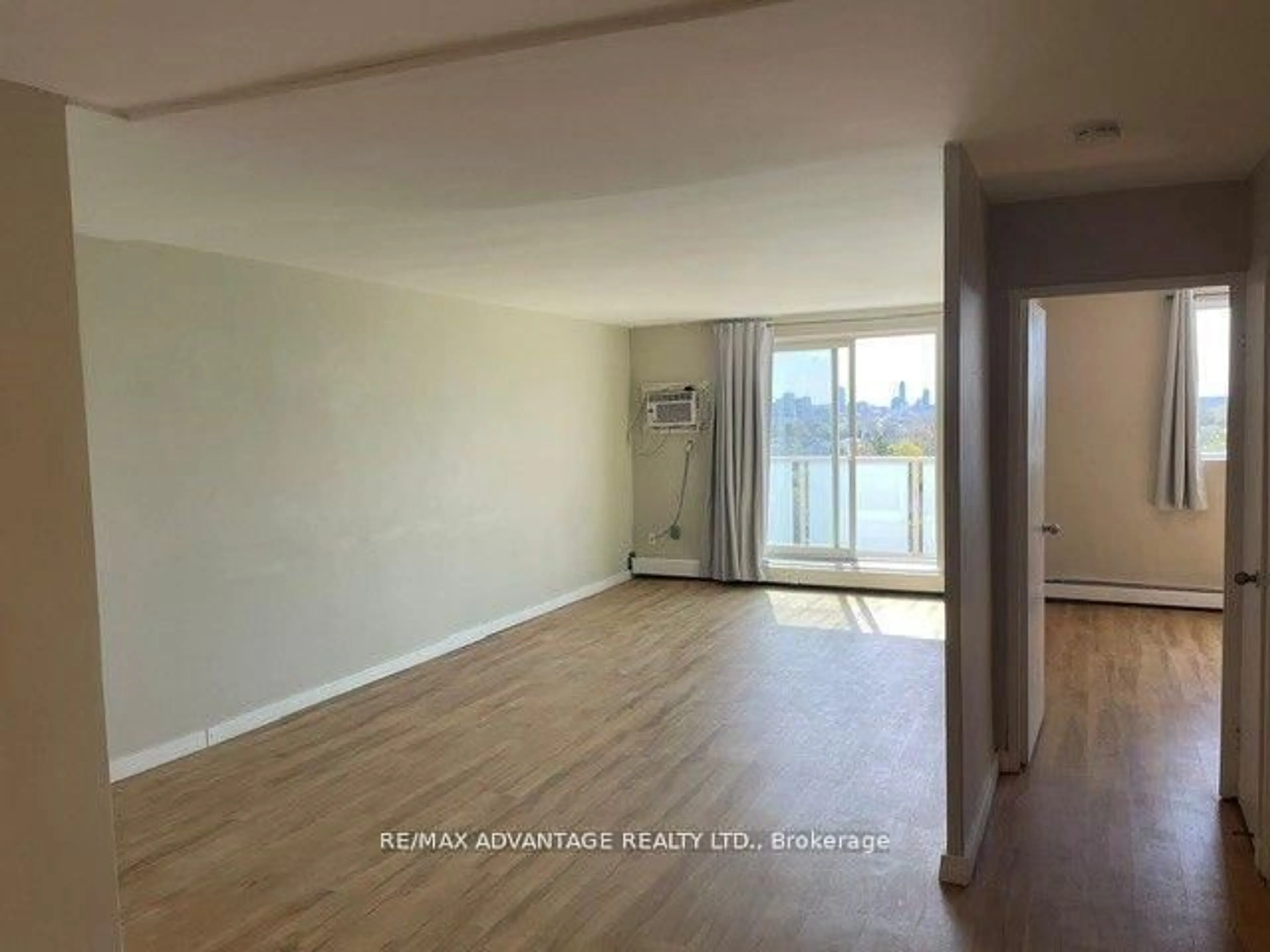 A pic of a room for 563 Mornington Ave #1103, London East Ontario N5Y 4T8