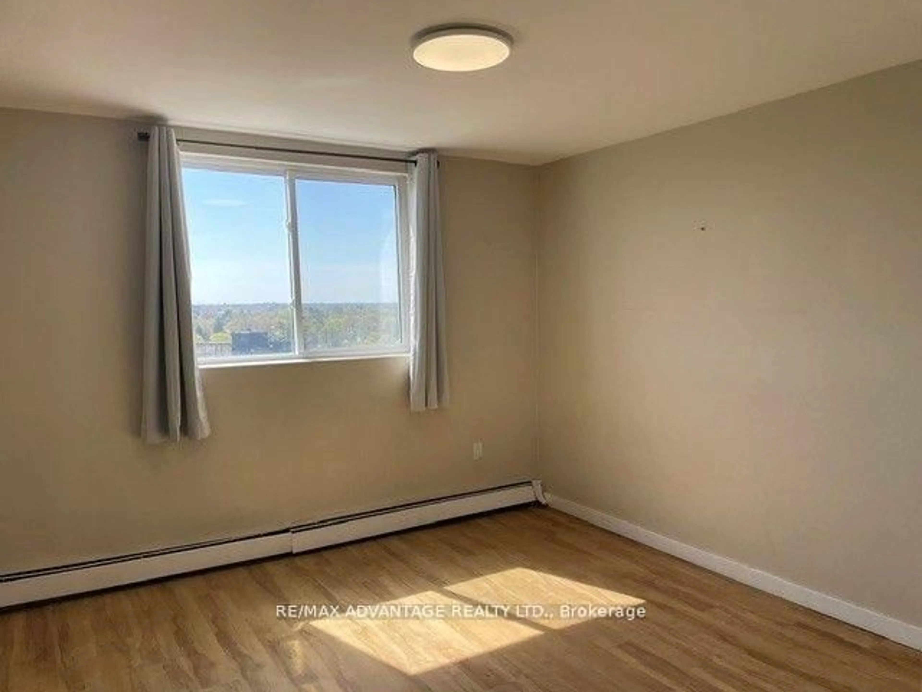 A pic of a room for 563 Mornington Ave #1103, London East Ontario N5Y 4T8