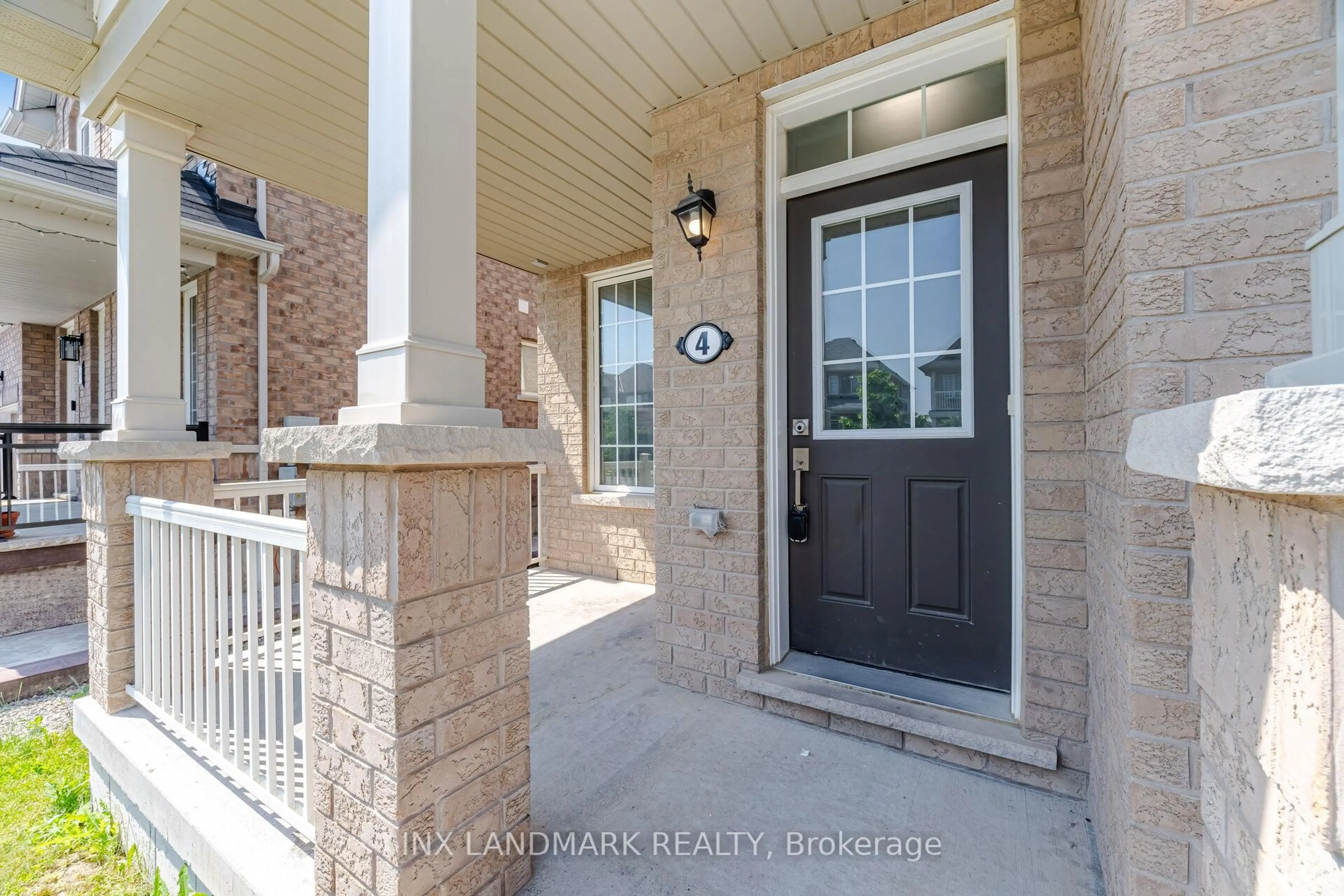 Indoor entryway for 4 Tate St, Brantford Ontario N3T 0R5