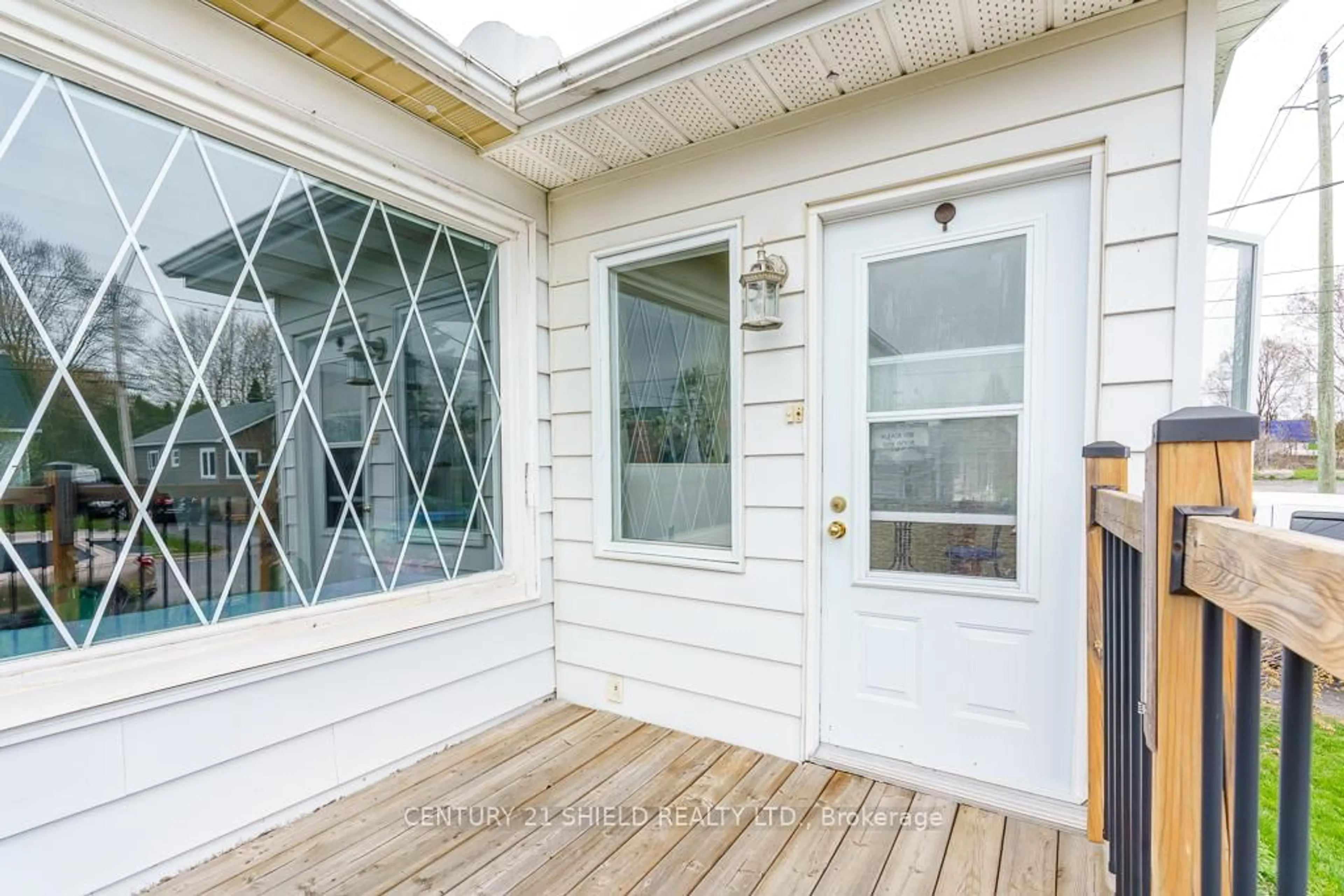Unknown for 803 Leonard Ave, Cornwall Ontario K6J 1L5