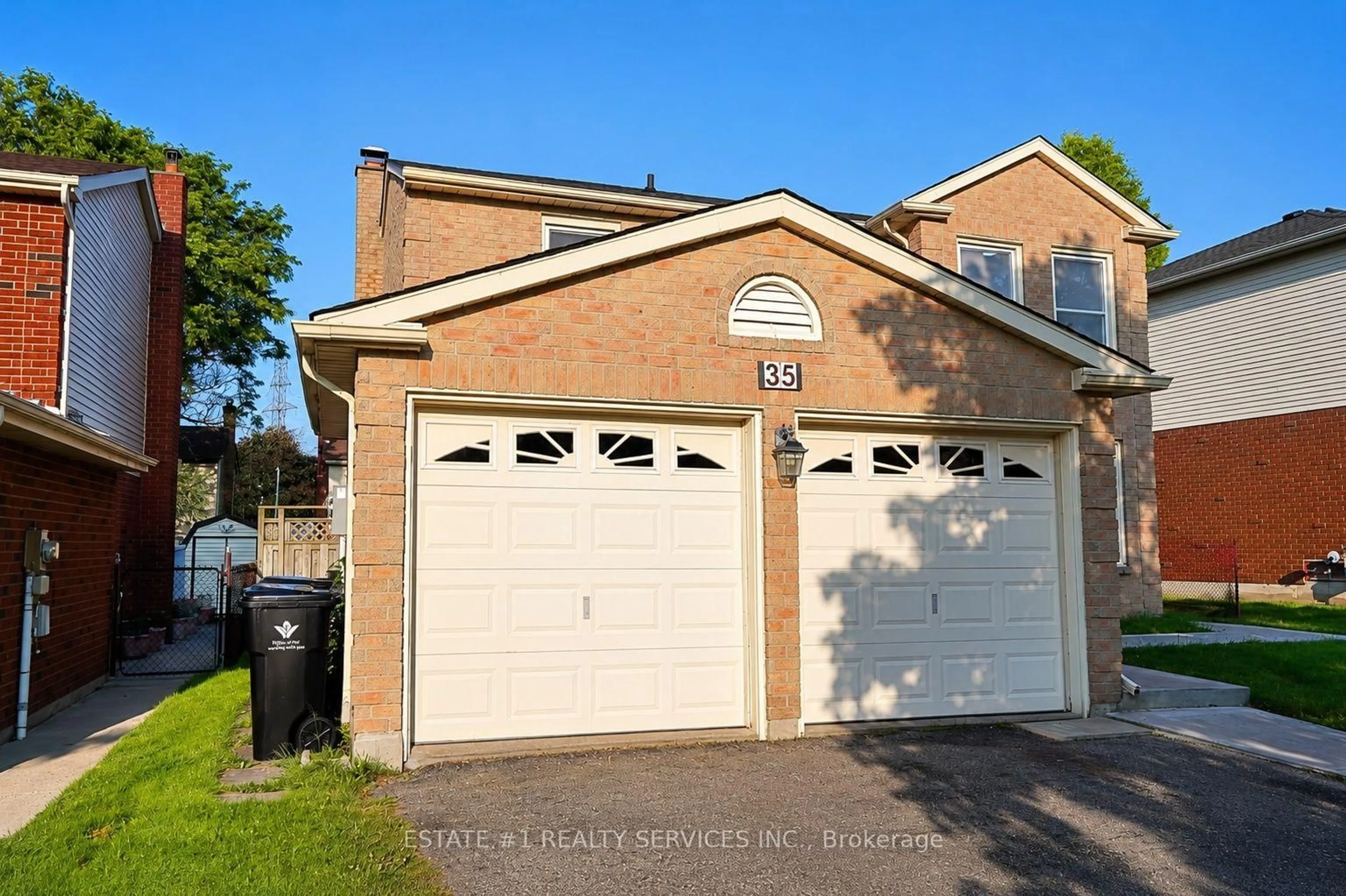 Home with brick exterior material, street for 35 Golden Meadow Dr, Kitchener Ontario N2N 2L9