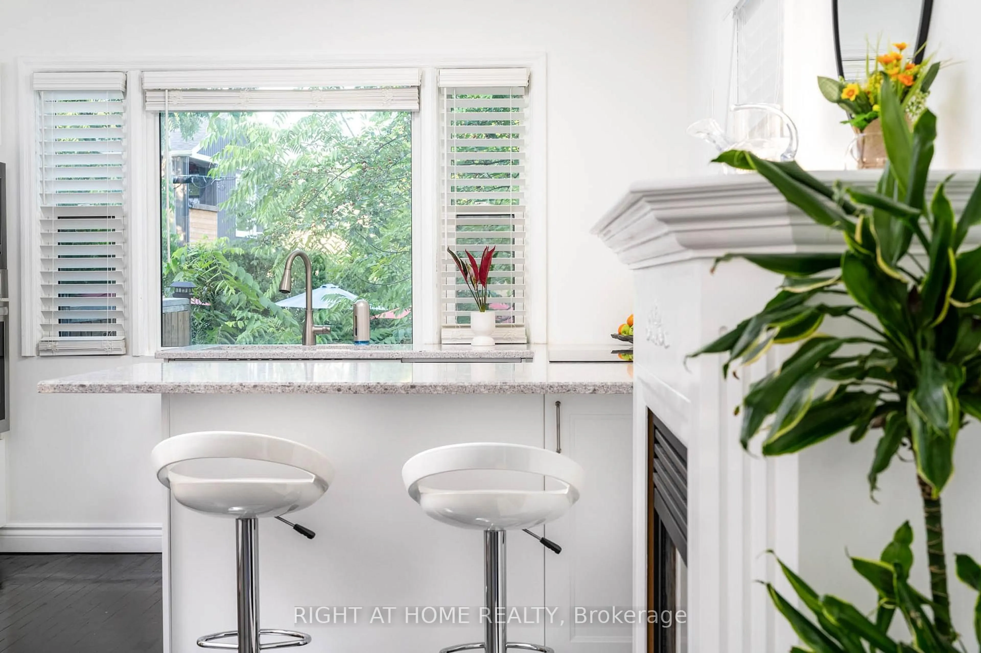 Contemporary bathroom, ceramic/tile floor for 105 Glenridge Ave, St. Catharines Ontario L2R 4X5