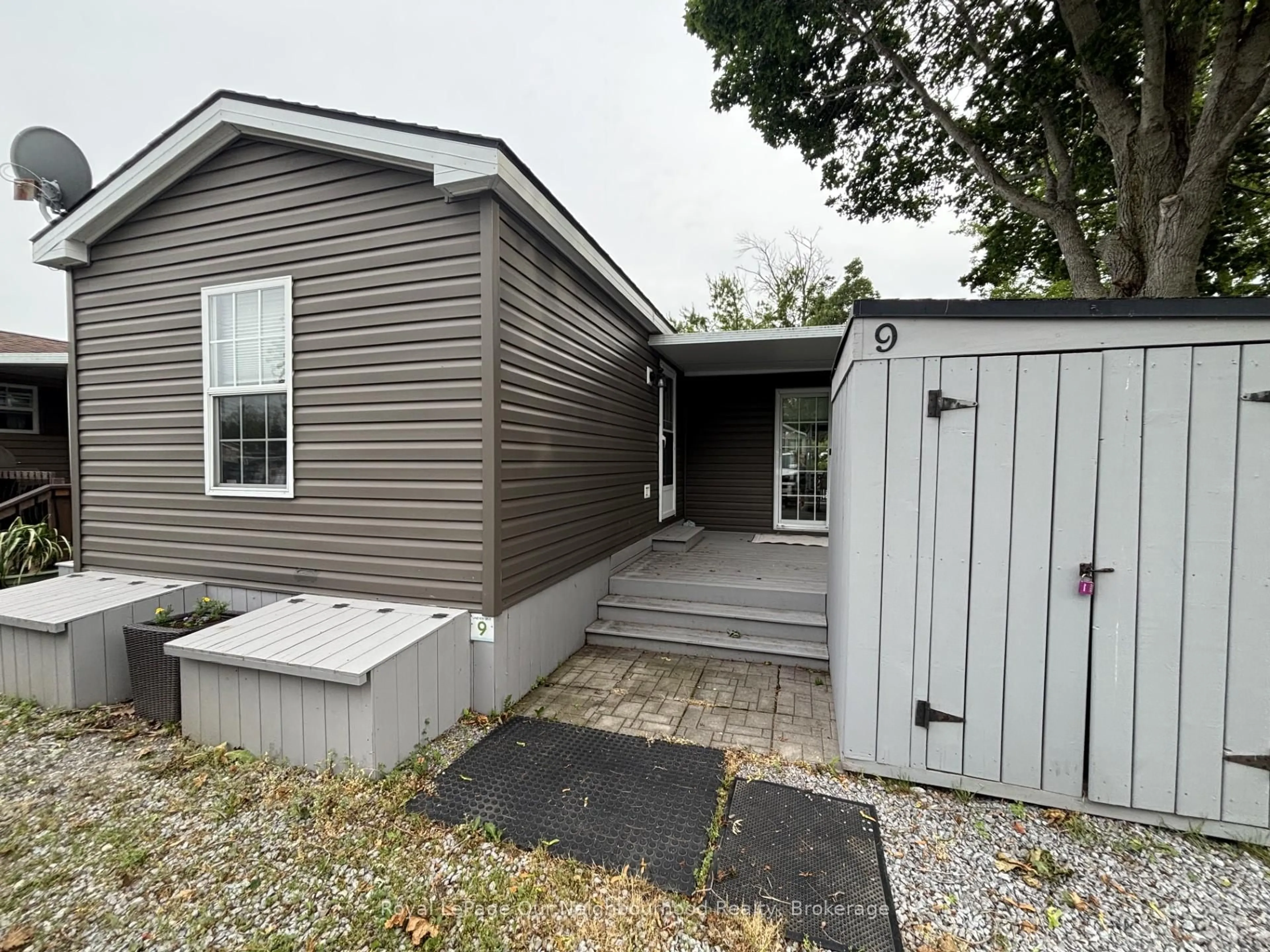 Home with vinyl exterior material, street for 171 Woodland Estates Rd #9 Lakeview Dr, Trent Hills Ontario K0L 1L0