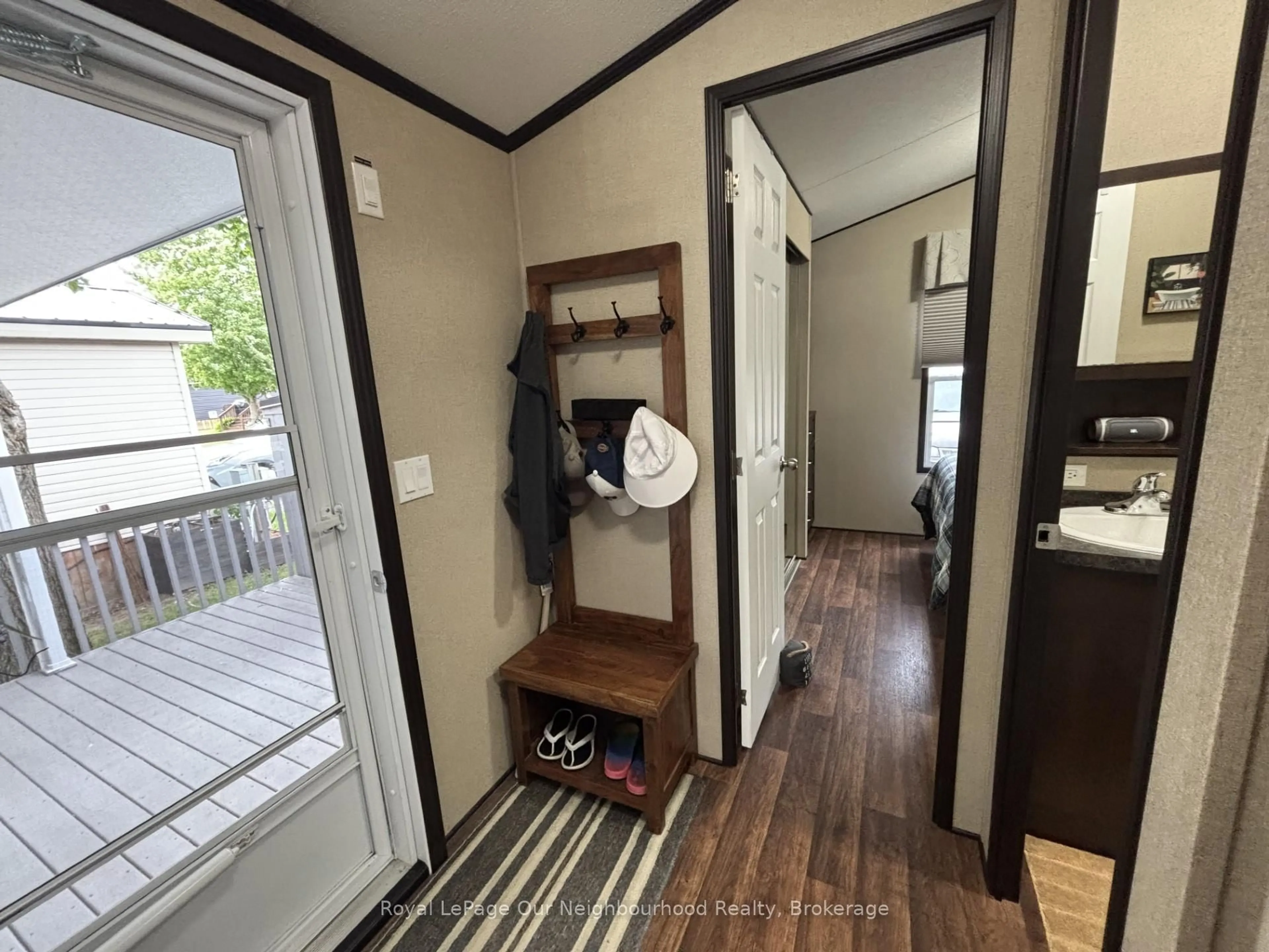Indoor entryway for 171 Woodland Estates Rd #9 Lakeview Dr, Trent Hills Ontario K0L 1L0