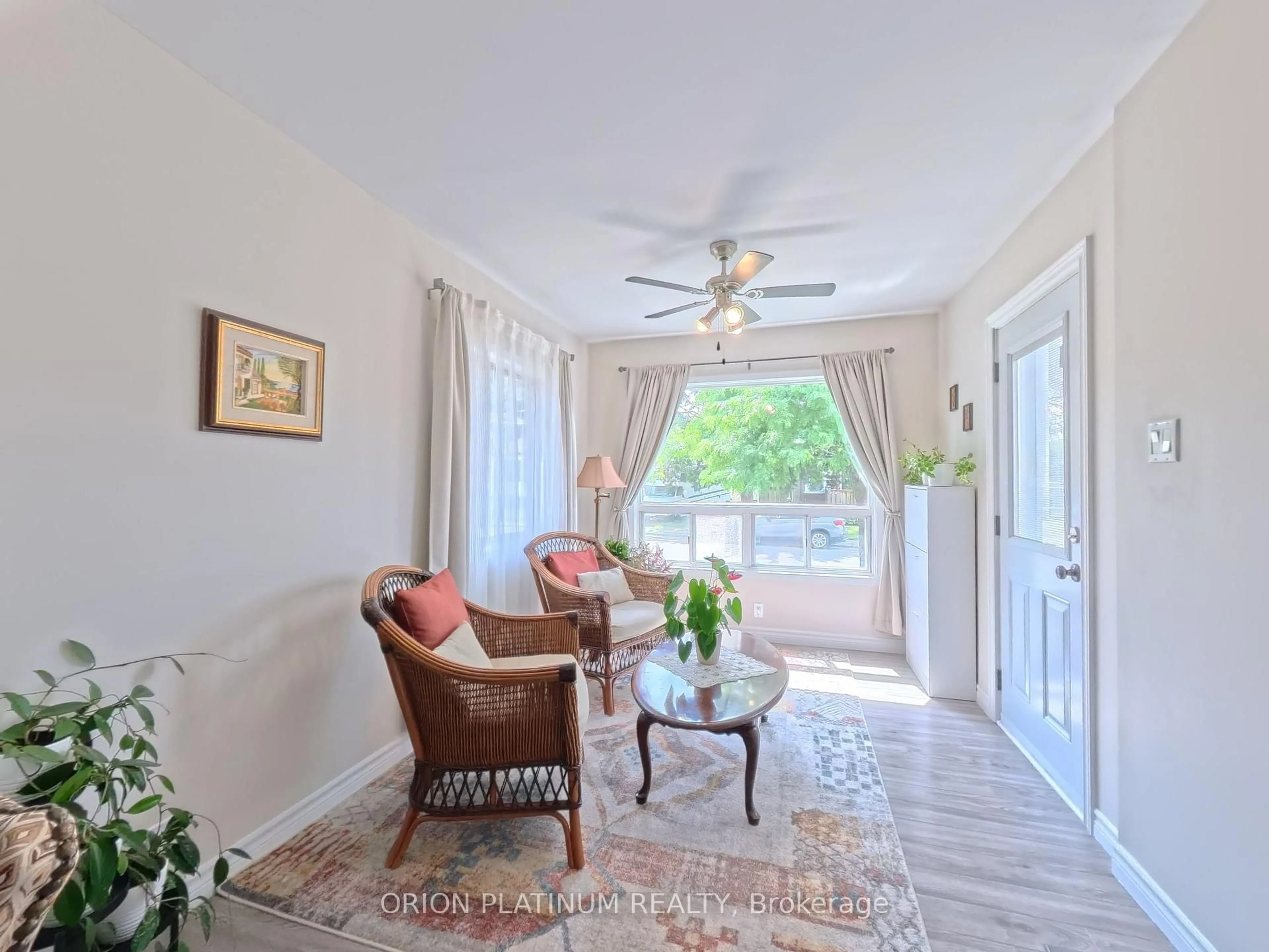 Living room with furniture, unknown for 37 Chetwood St, St. Catharines Ontario L2S 1K3