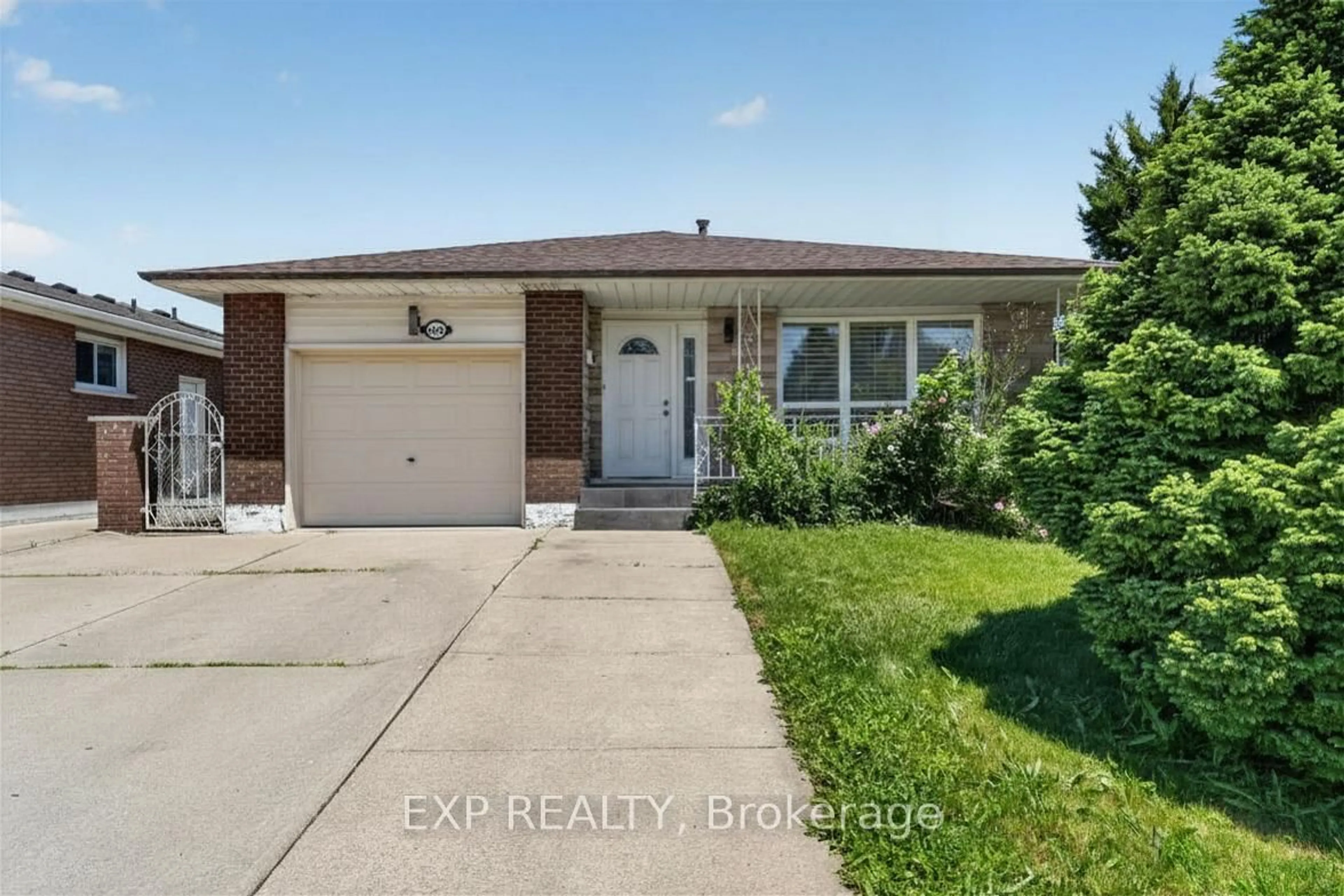 Home with brick exterior material, street for 128 Hadeland Ave, Hamilton Ontario L9C 5Z9