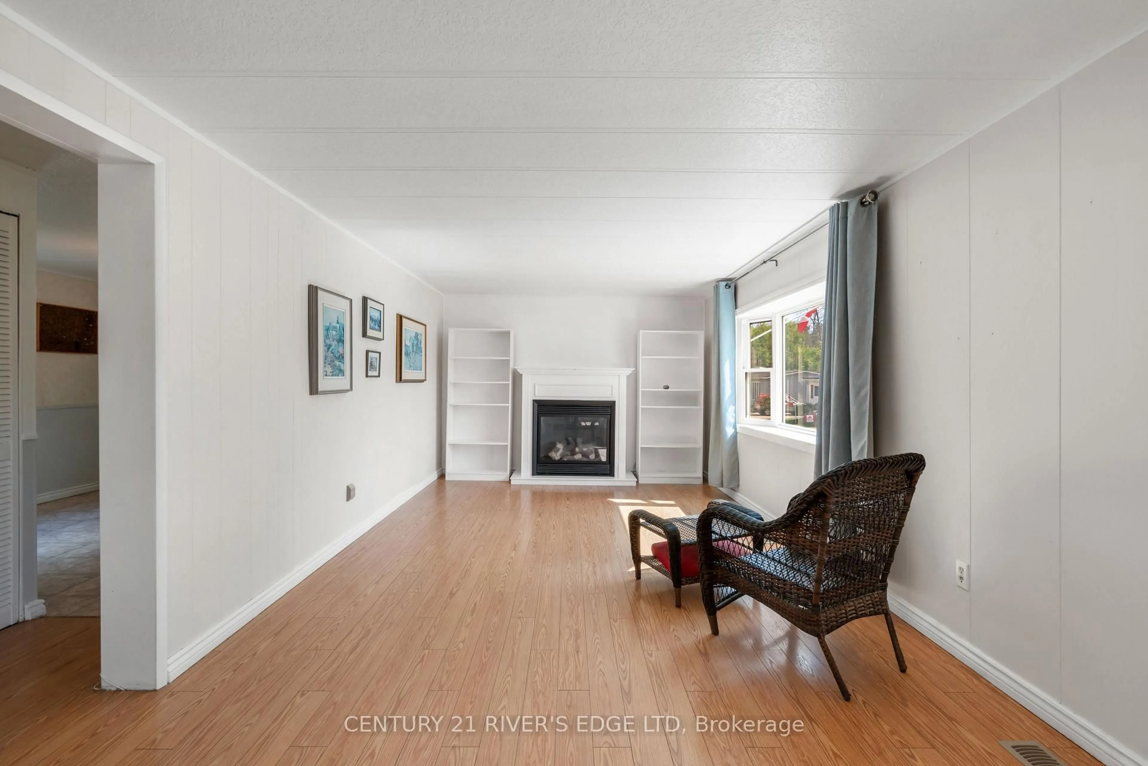 Living room with furniture, unknown for 1871 Oxford Ave #30, Elizabethtown-Kitley Ontario K6V 7B5