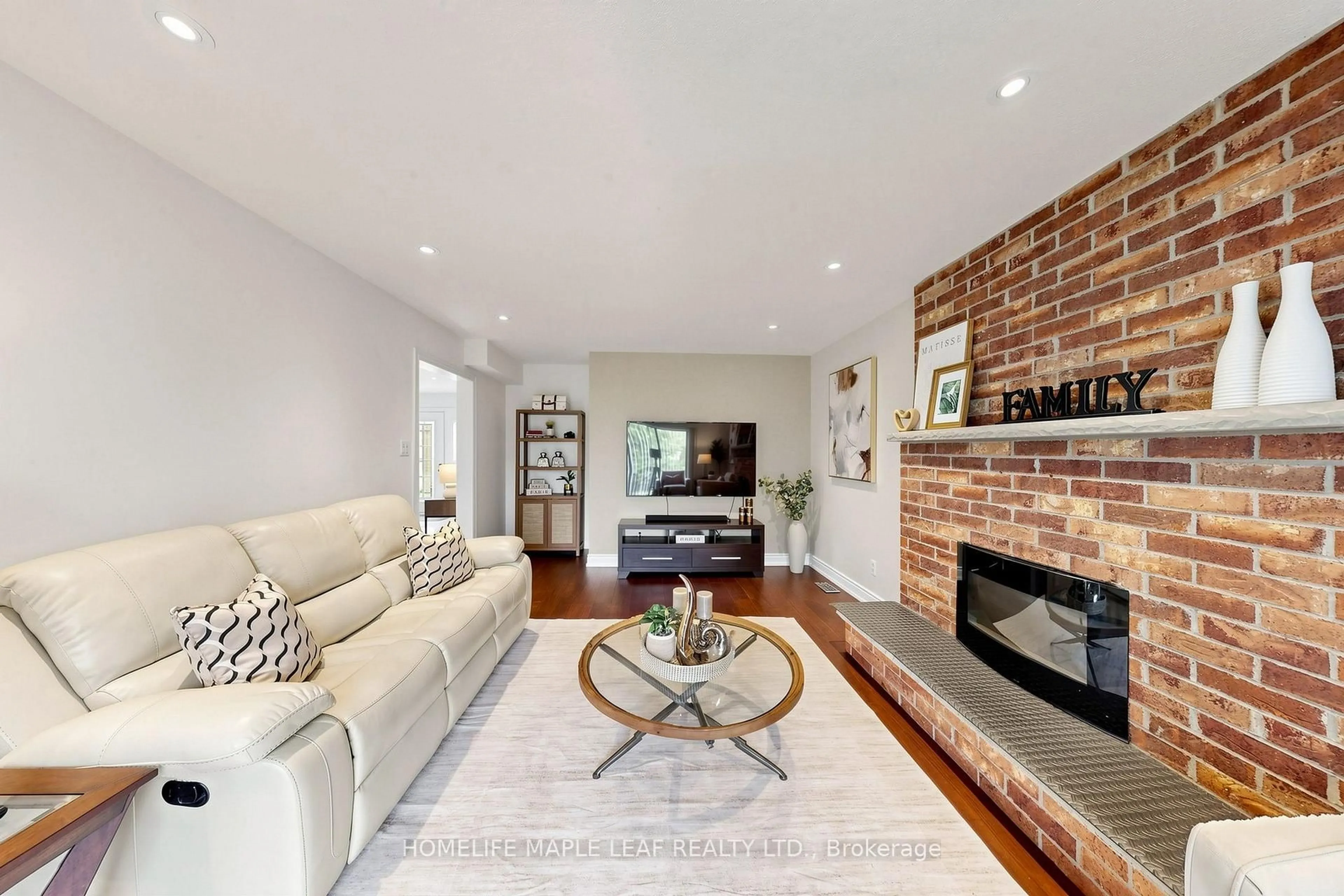 Living room with furniture, unknown for 167 Bayne Cres, Cambridge Ontario N1T 1K4