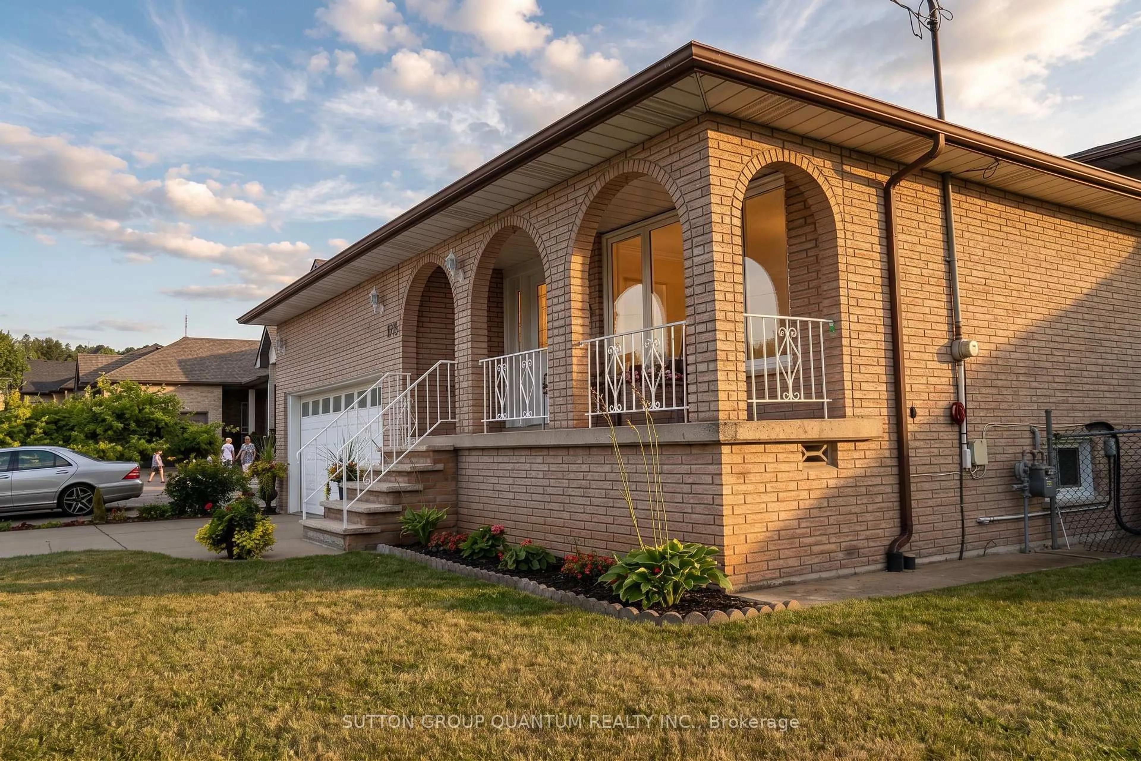 Home with brick exterior material, street for 129 Margaret Ave, Hamilton Ontario L8G 3G7