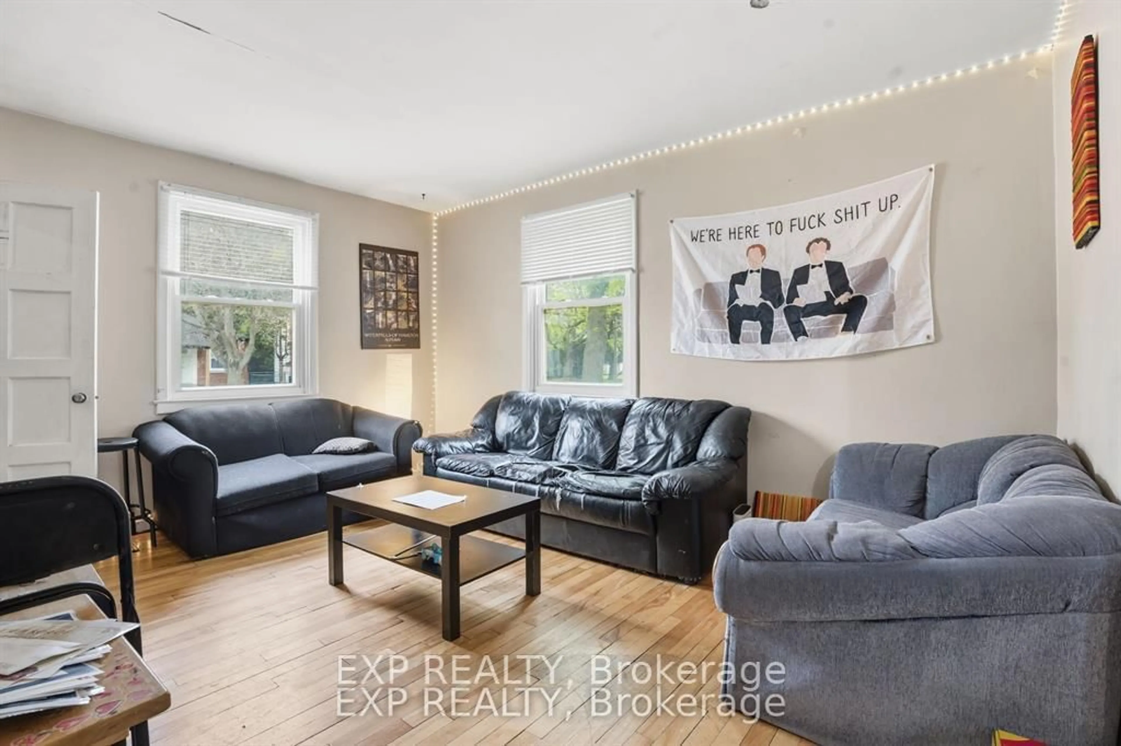 Living room with furniture, unknown for 139 Dalewood Ave, Hamilton Ontario L8S 1Z3