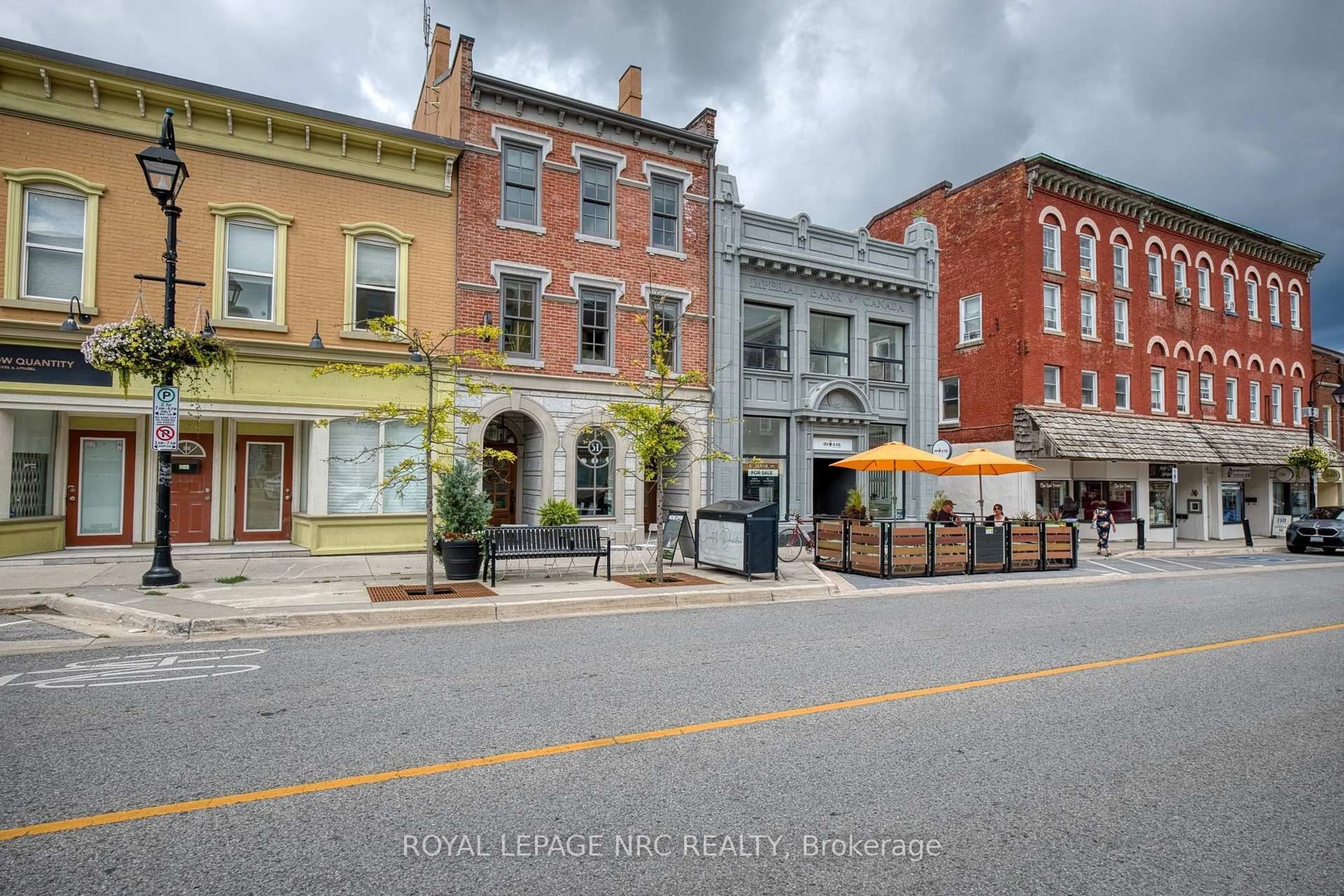 Patio, street for 51 Front St, Thorold Ontario L2V 1W8