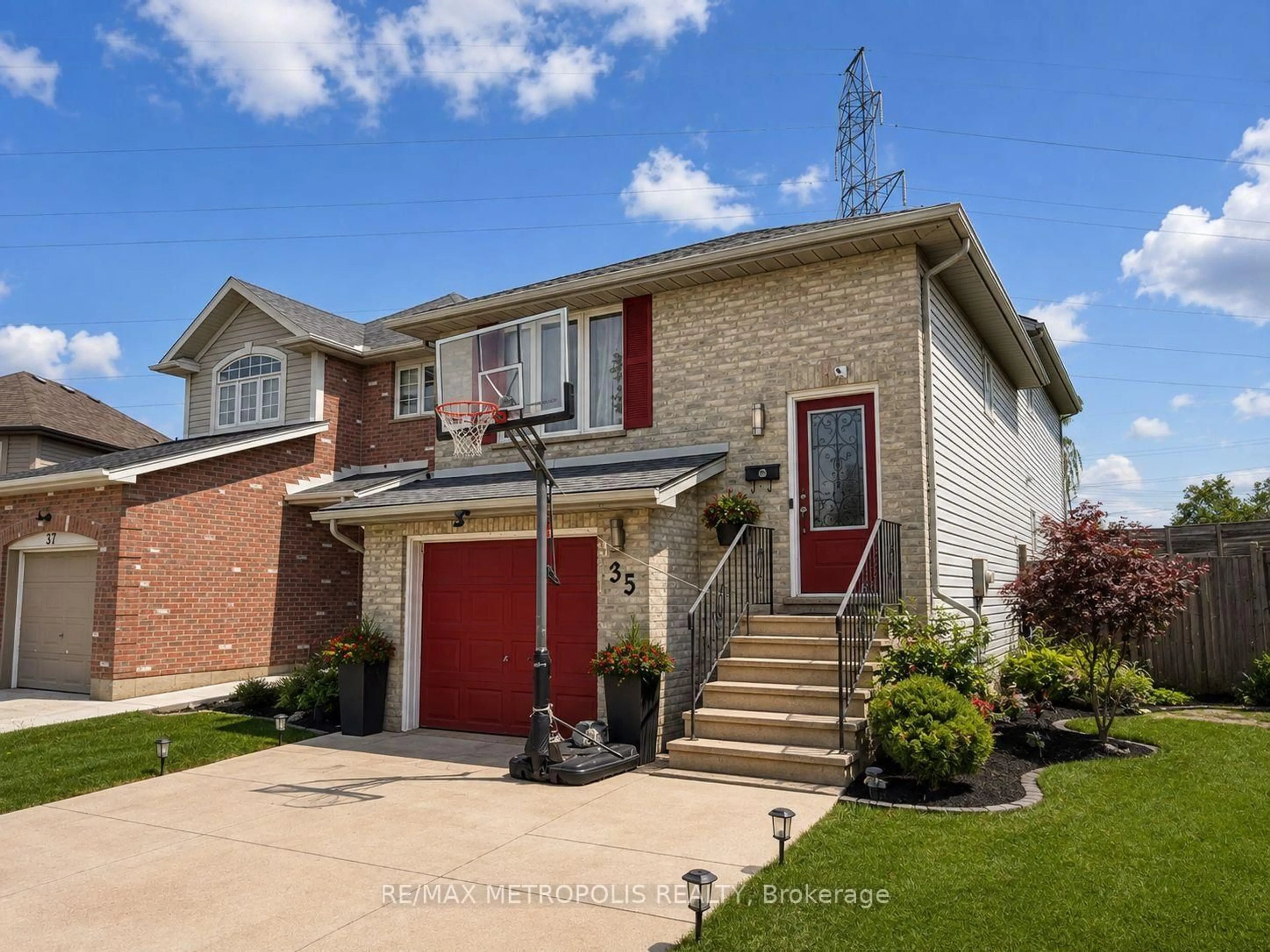 Home with brick exterior material, street for 35 Phair Cres, London South Ontario N5Z 5B5