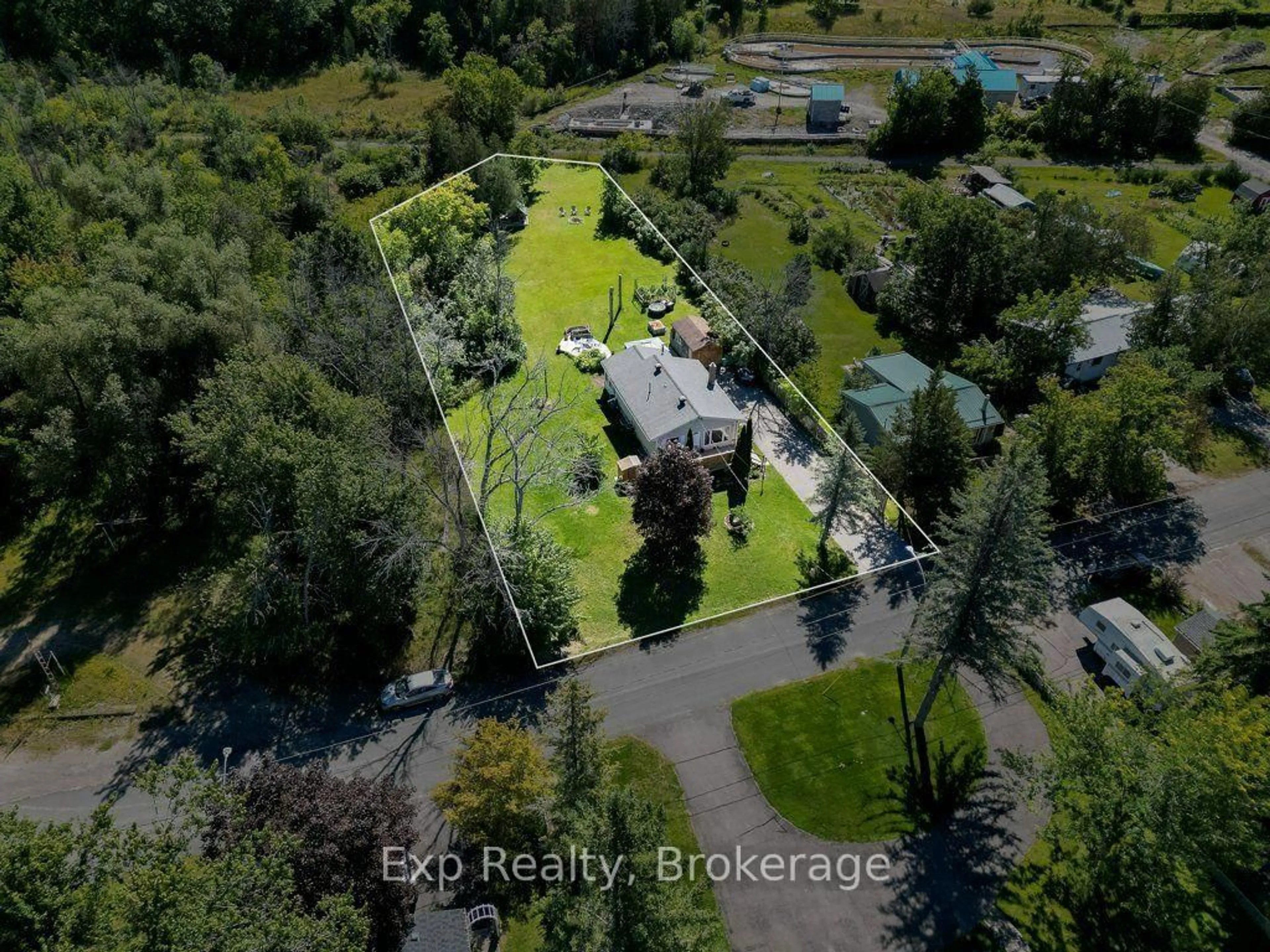 A pic from outside/outdoor area/front of a property/back of a property/a pic from drone, unknown for 156 Cedar Dr, Trent Hills Ontario K0L 1Y0