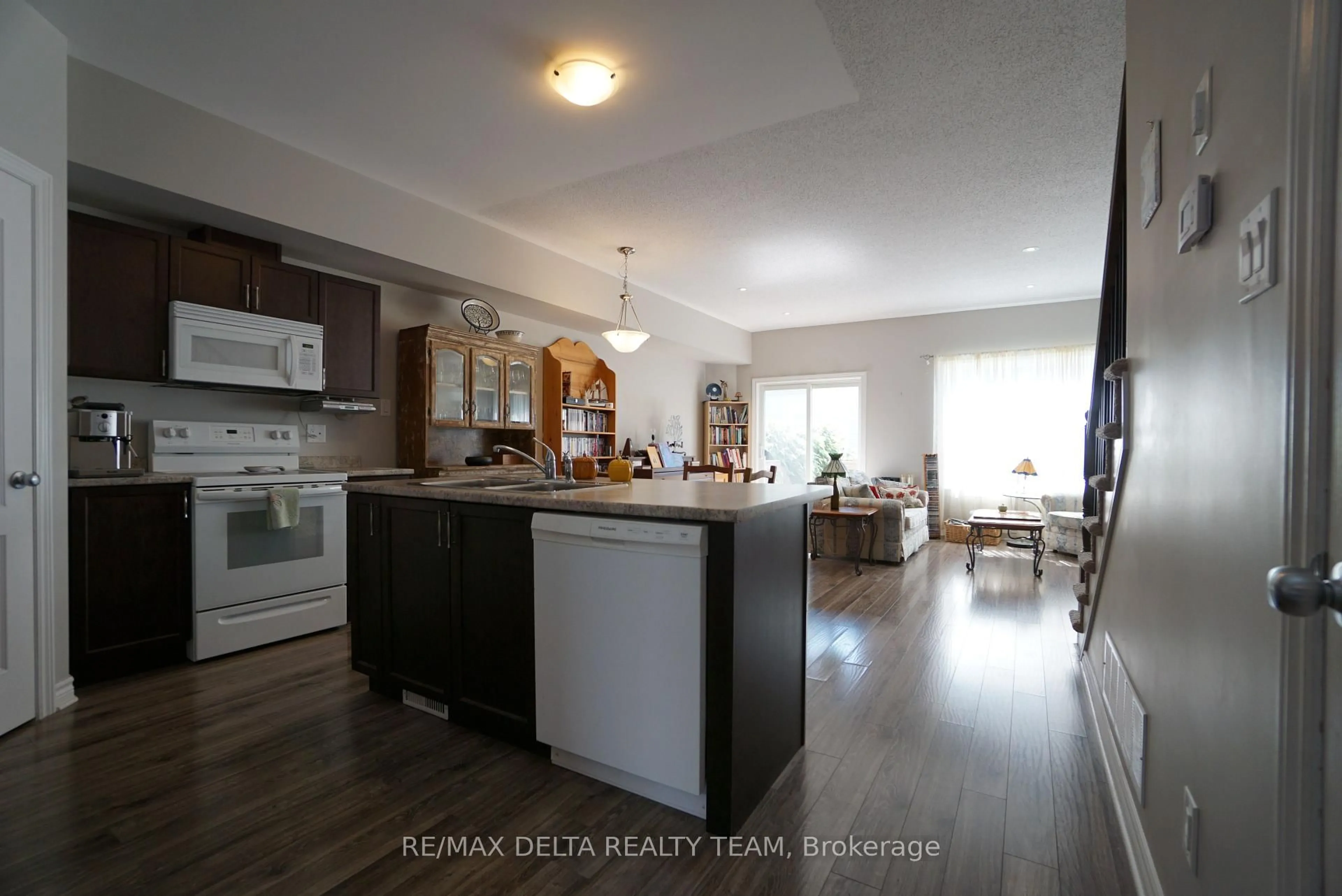 Open concept kitchen, unknown for 92 Bellwood Dr, Arnprior Ontario K7S 0H7