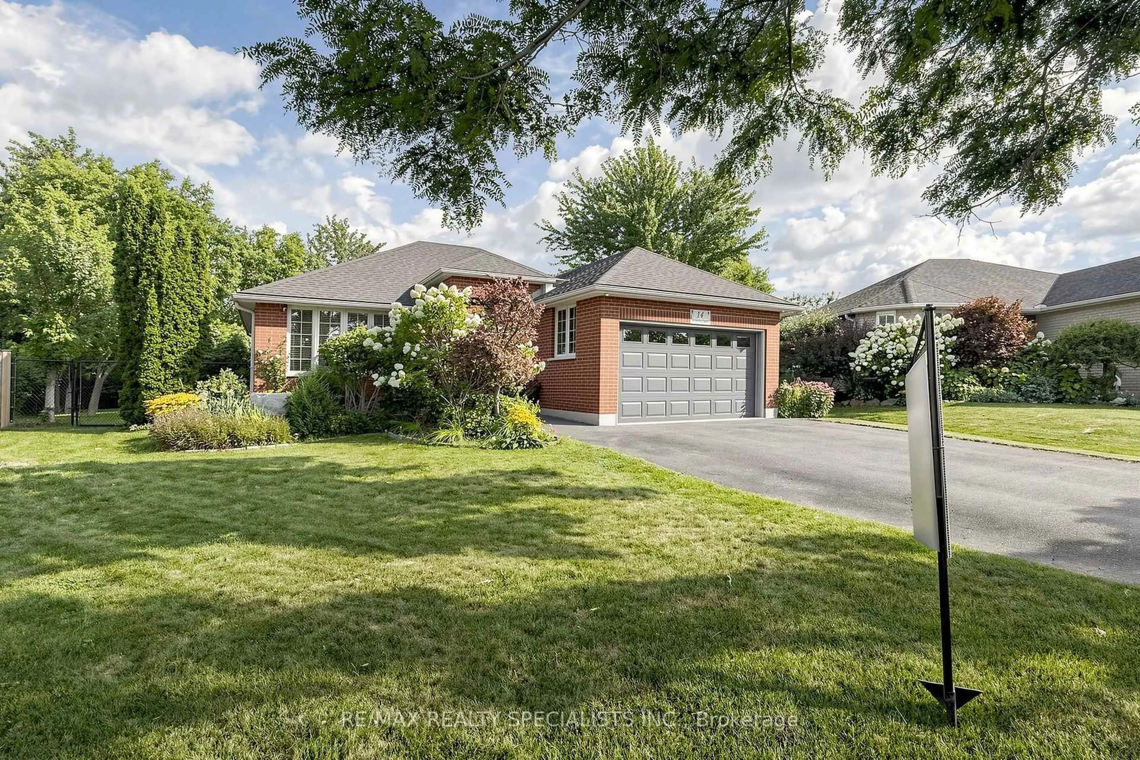 Home with brick exterior material, street for 14 Kimberly Crt, Brantford Ontario N3T 6M3