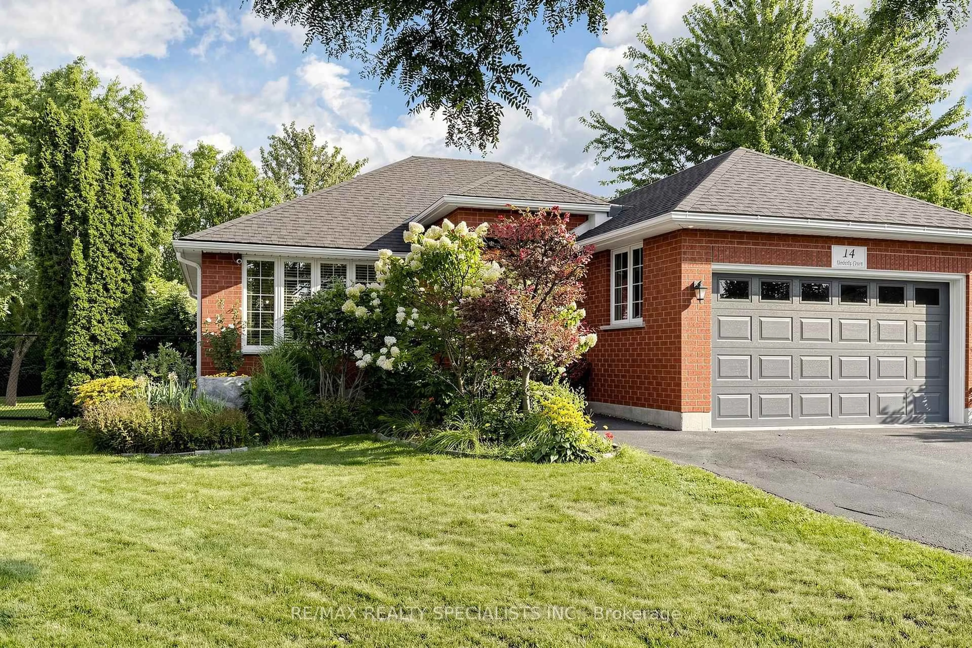 Home with brick exterior material, street for 14 Kimberly Crt, Brantford Ontario N3T 6M3