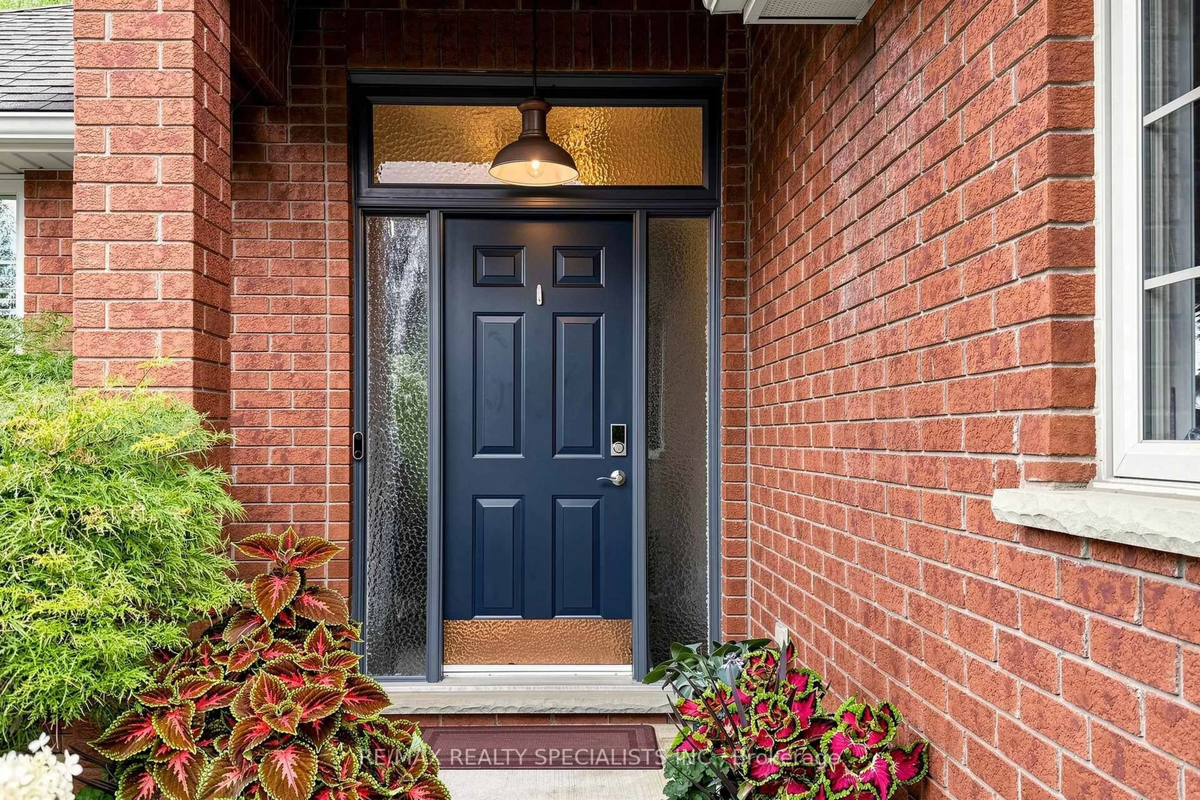 Indoor entryway for 14 Kimberly Crt, Brantford Ontario N3T 6M3