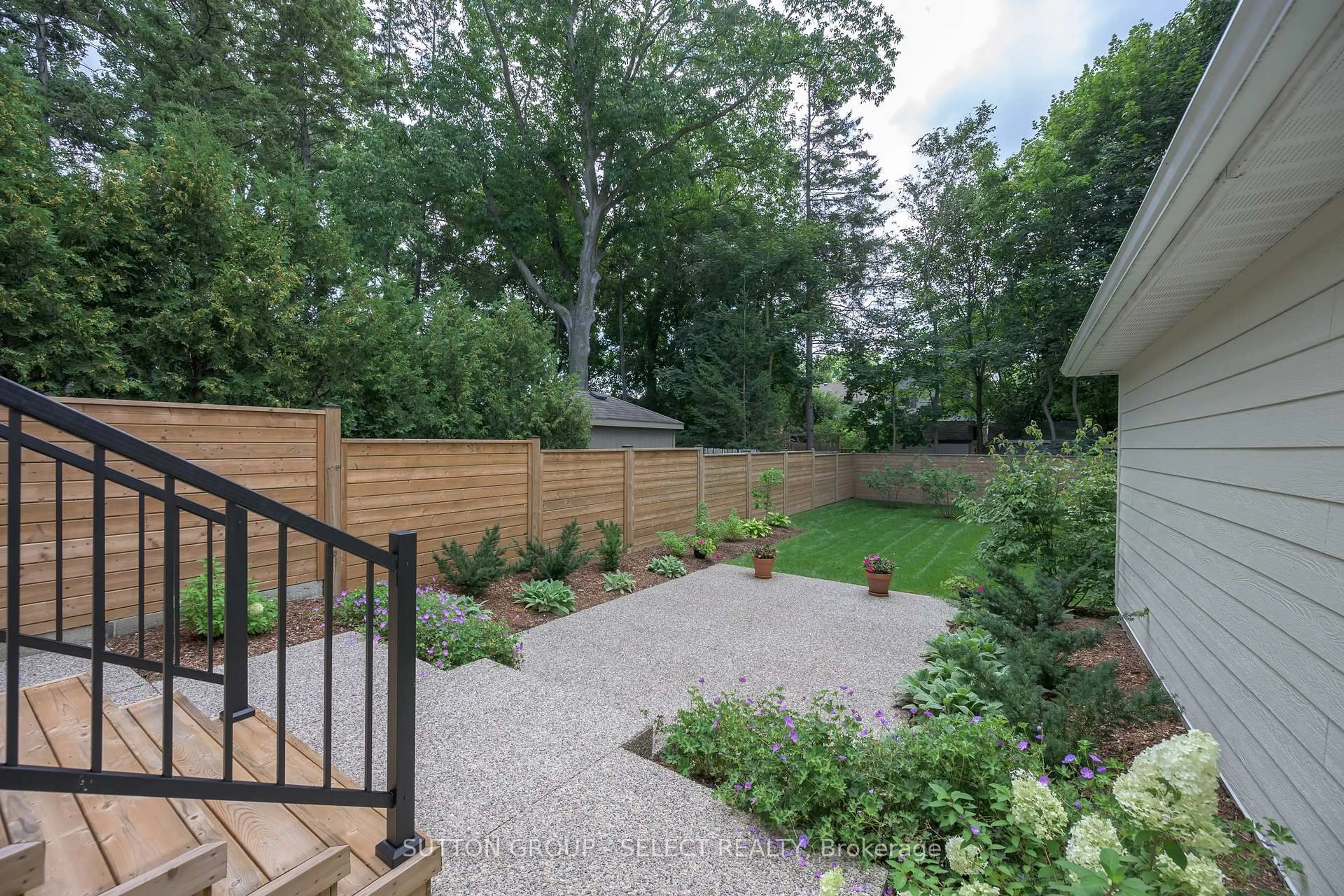 Patio, street for 345 Tecumseh Ave, London South Ontario N6C 1T1