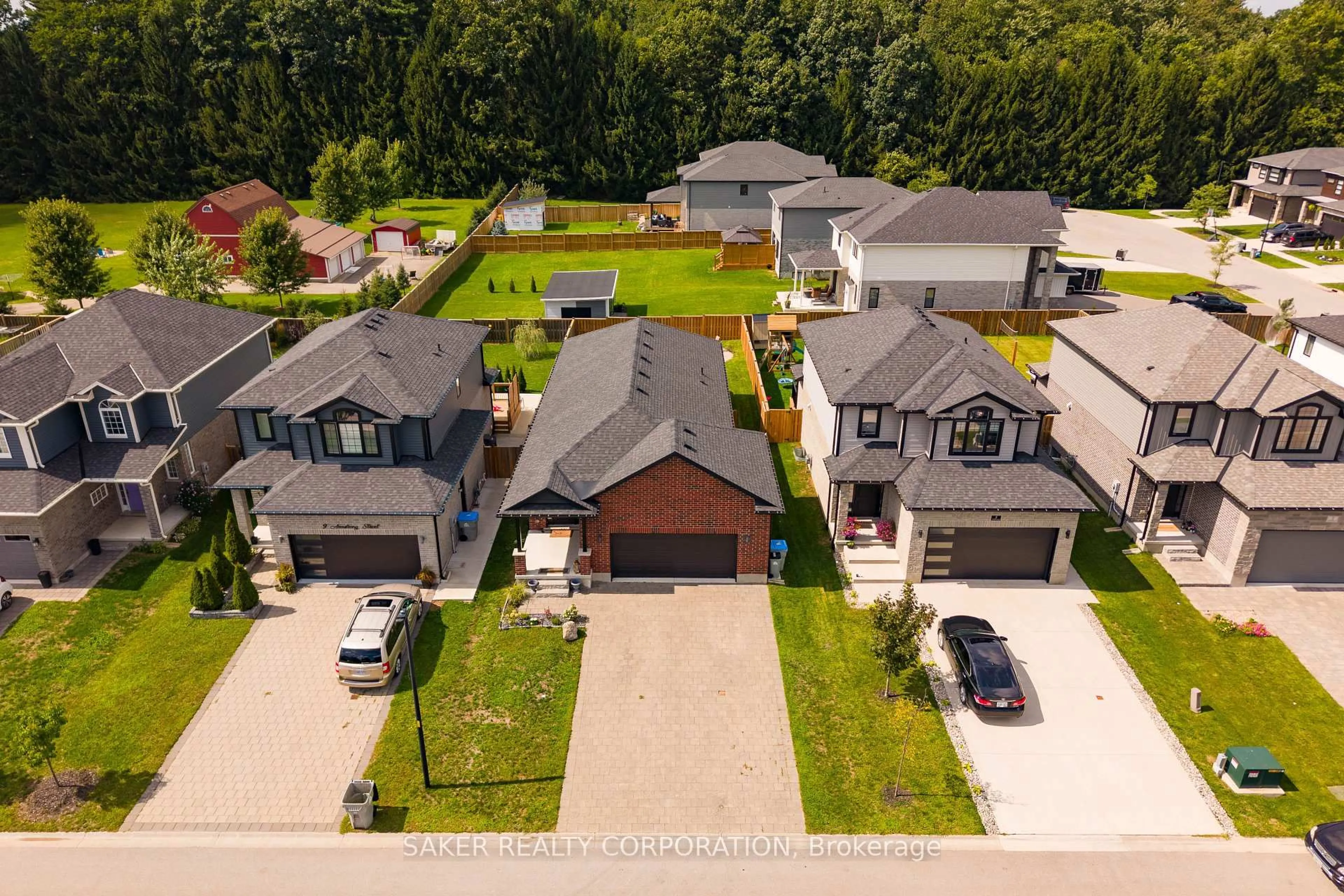 A pic from outside/outdoor area/front of a property/back of a property/a pic from drone, street for 7 Armstrong St, Strathroy-Caradoc Ontario N0L 1W0