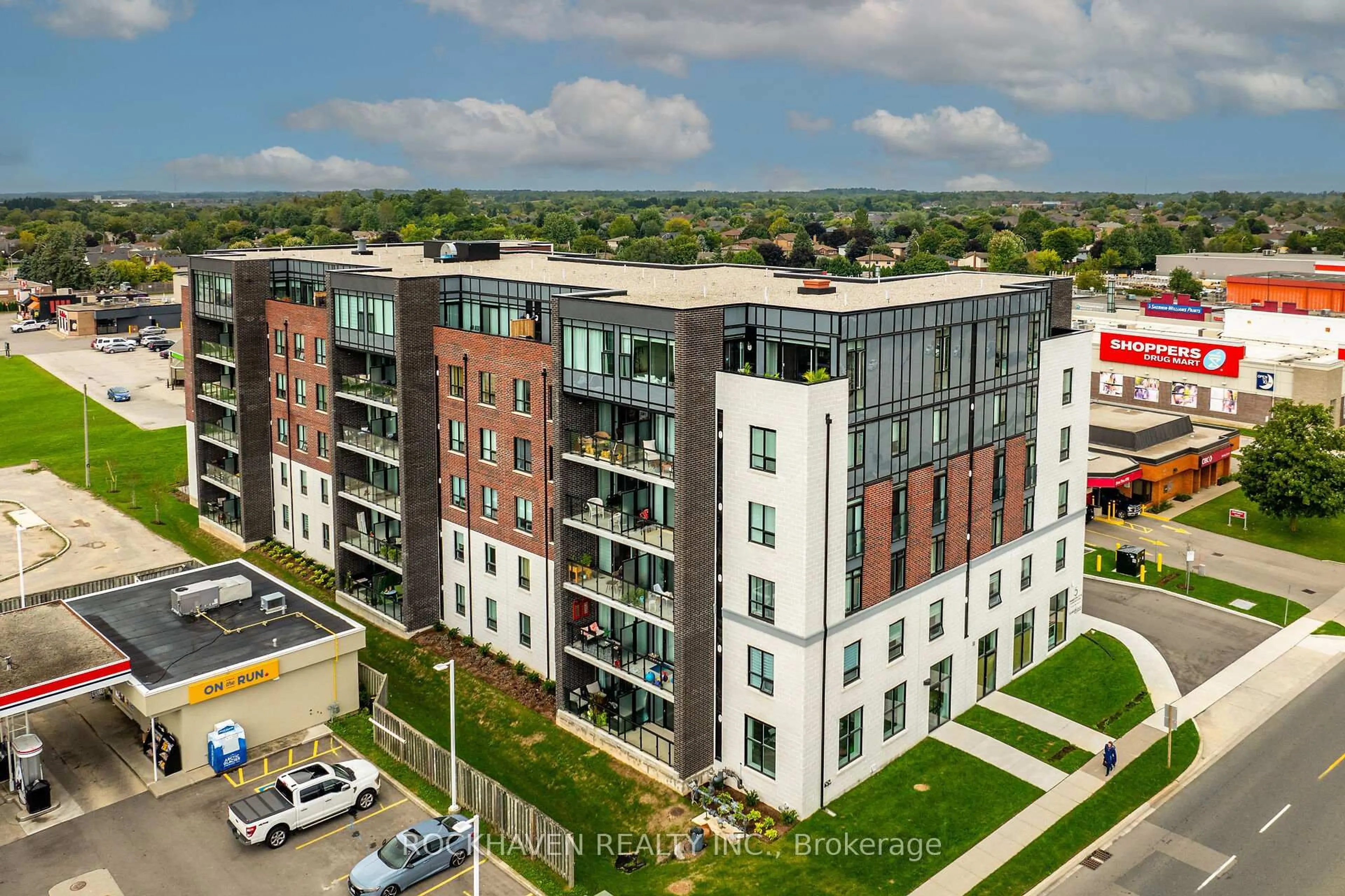A pic from outside/outdoor area/front of a property/back of a property/a pic from drone, city buildings view from balcony for 5 Hamilton St #209, Hamilton Ontario L8B 2A4