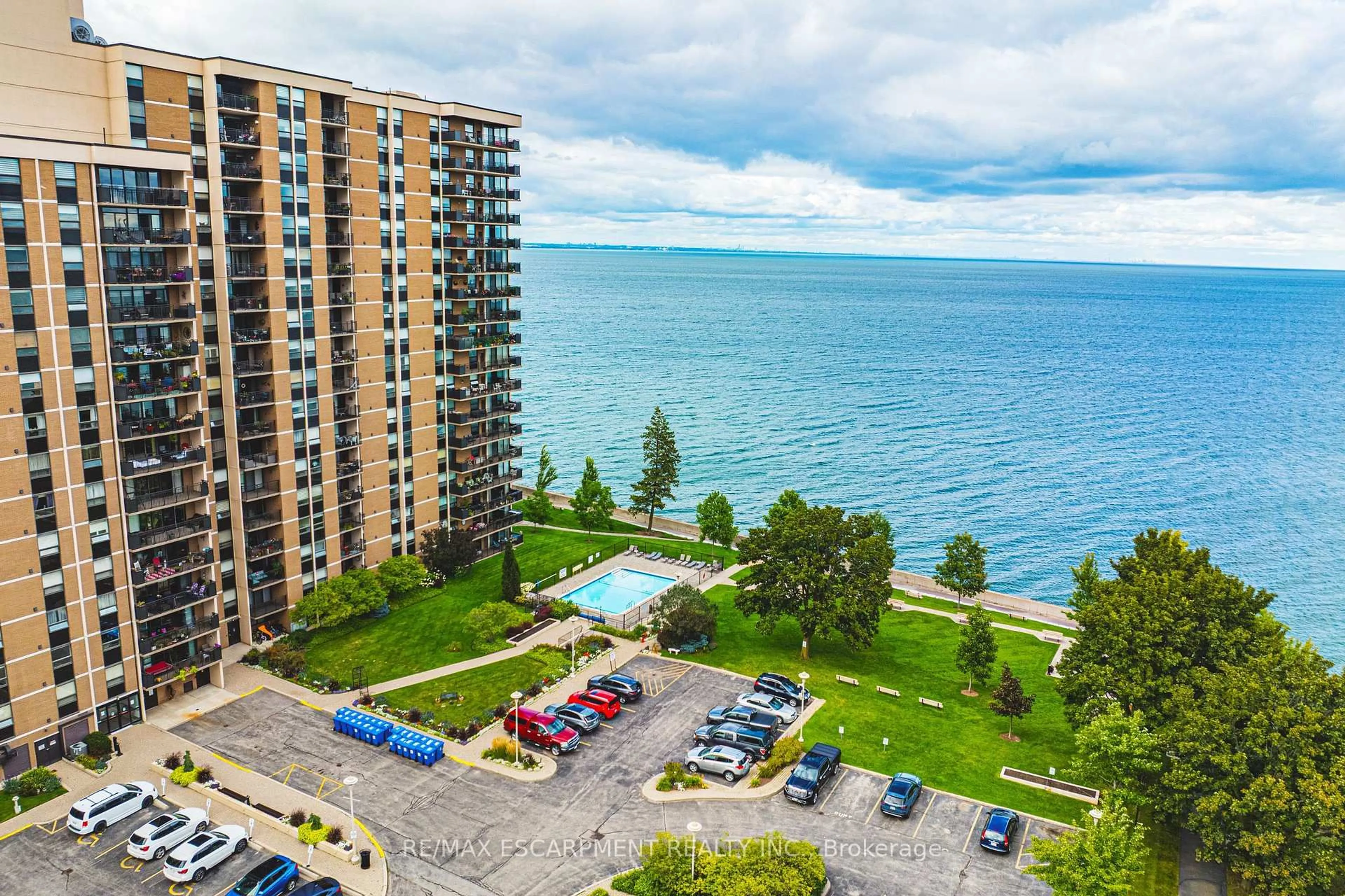 A pic from outside/outdoor area/front of a property/back of a property/a pic from drone, water/lake/river/ocean view for 500 GREEN Rd #509, Hamilton Ontario L8E 3M6