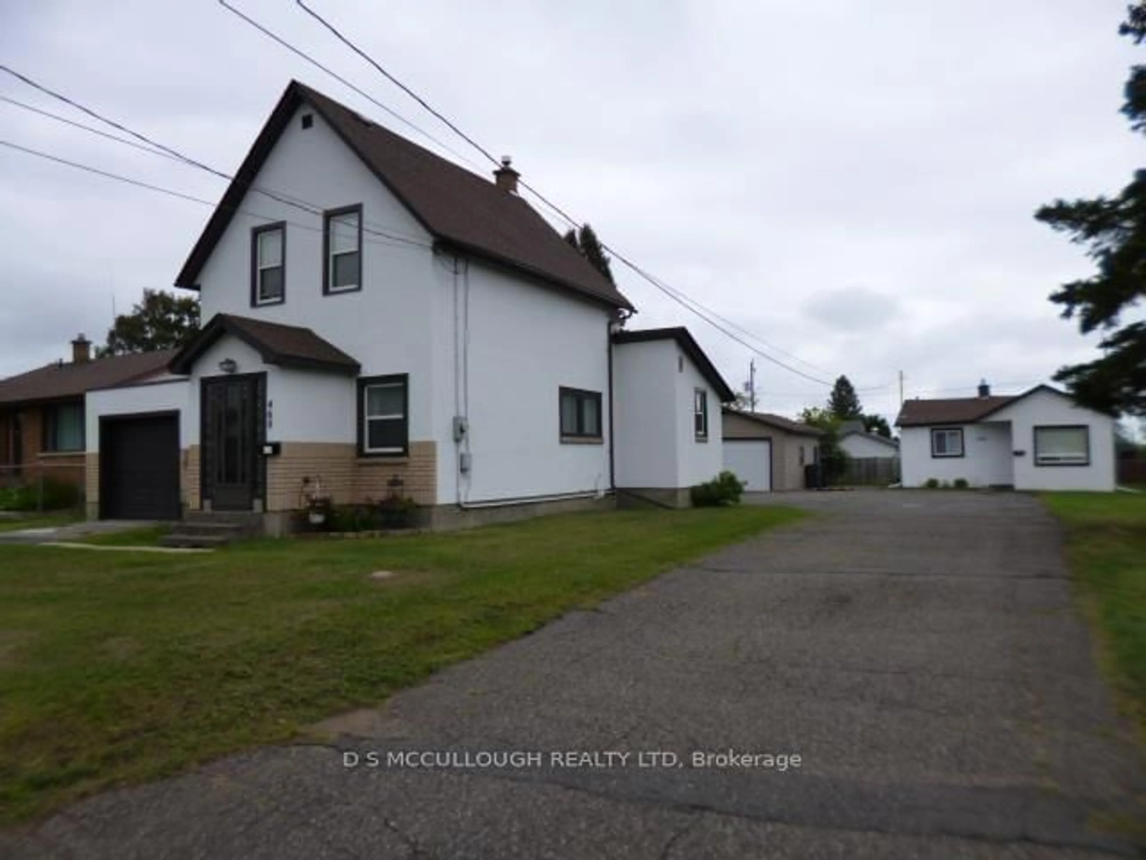 Unknown for 458 & 460 Egan St, Thunder Bay Ontario P7A 2X5