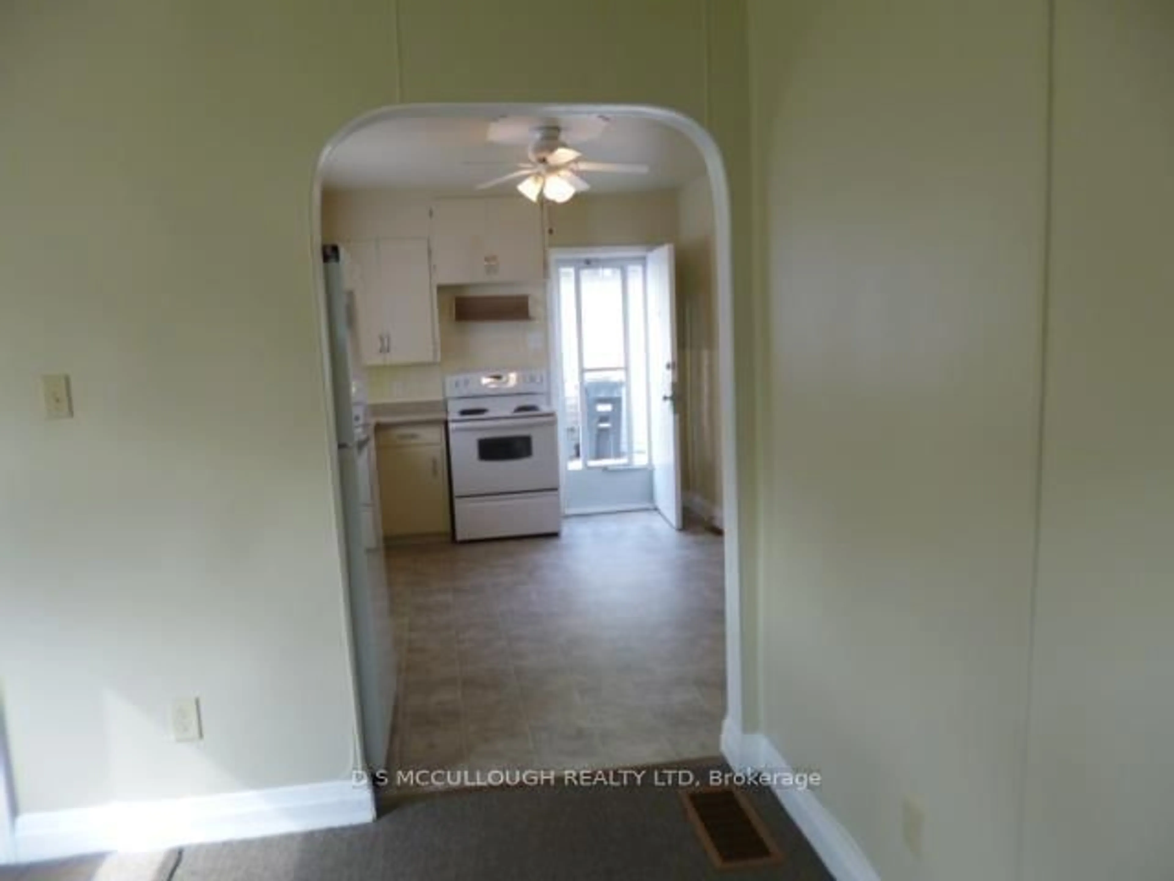 A pic of a room for 458 & 460 Egan St, Thunder Bay Ontario P7A 2X5