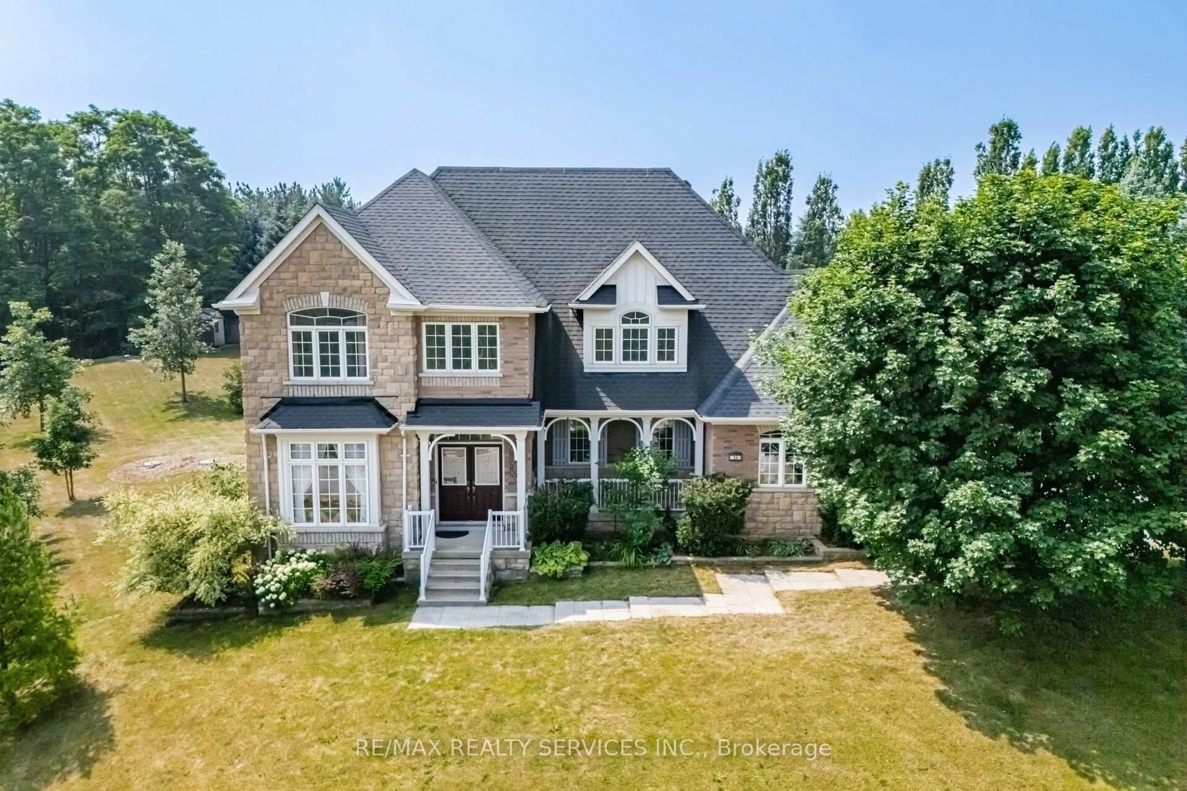 A pic from outside/outdoor area/front of a property/back of a property/a pic from drone, unknown for 15 Upper Canada Dr, Erin Ontario N0B 1Z0