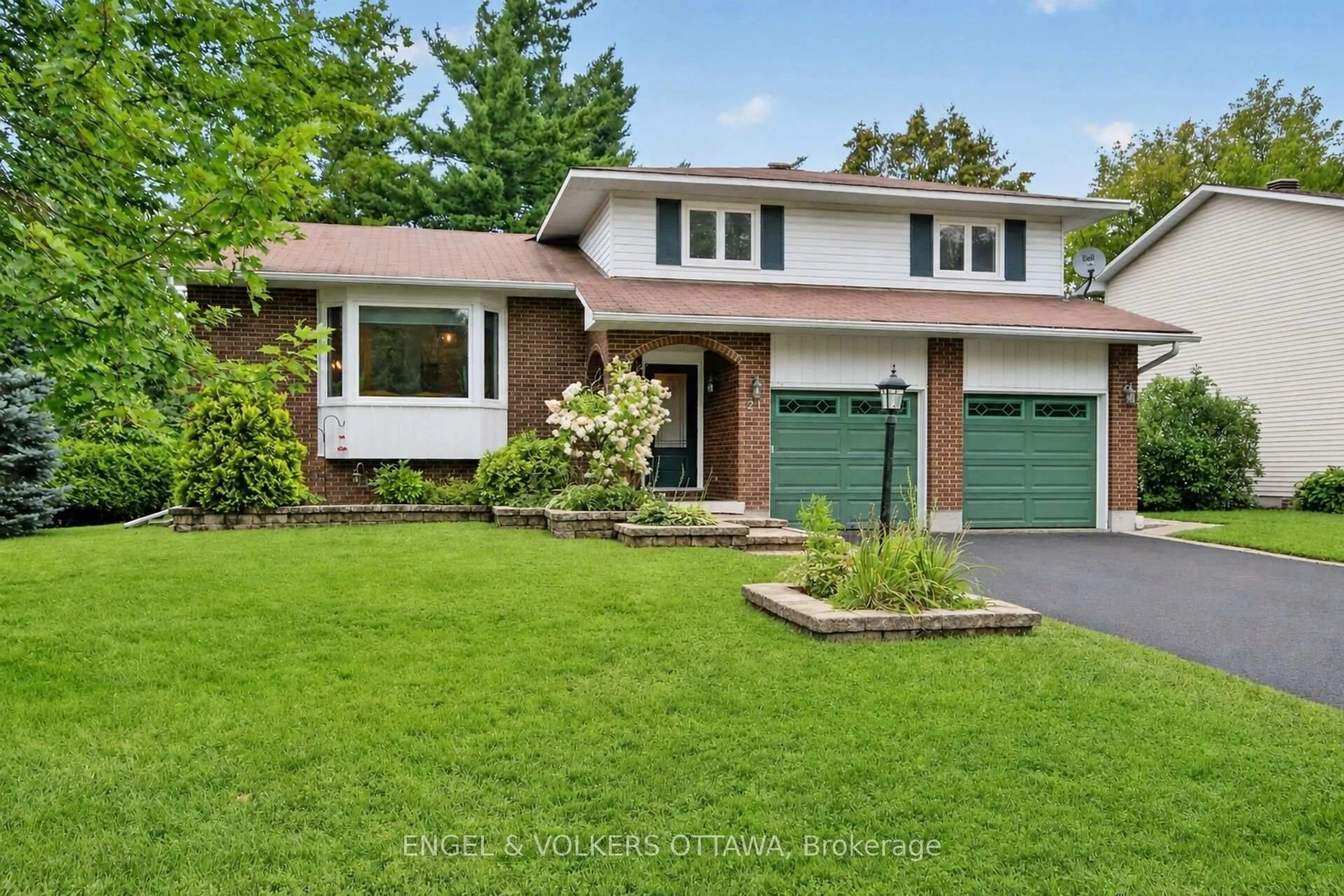 Home with brick exterior material, street for 21 Stroughton Cres, Munster Ontario K0A 3P0