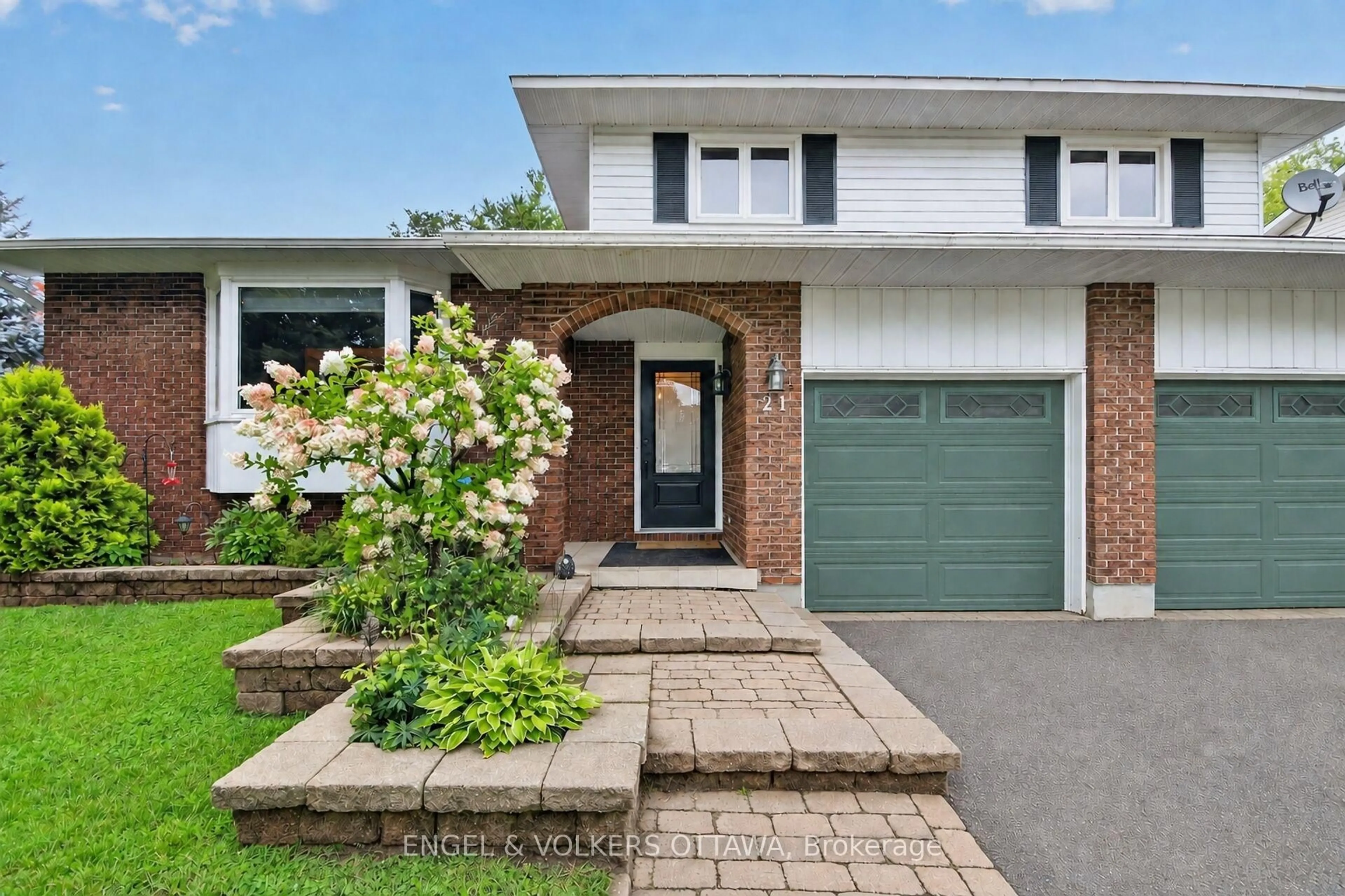 Home with brick exterior material, street for 21 Stroughton Cres, Munster Ontario K0A 3P0