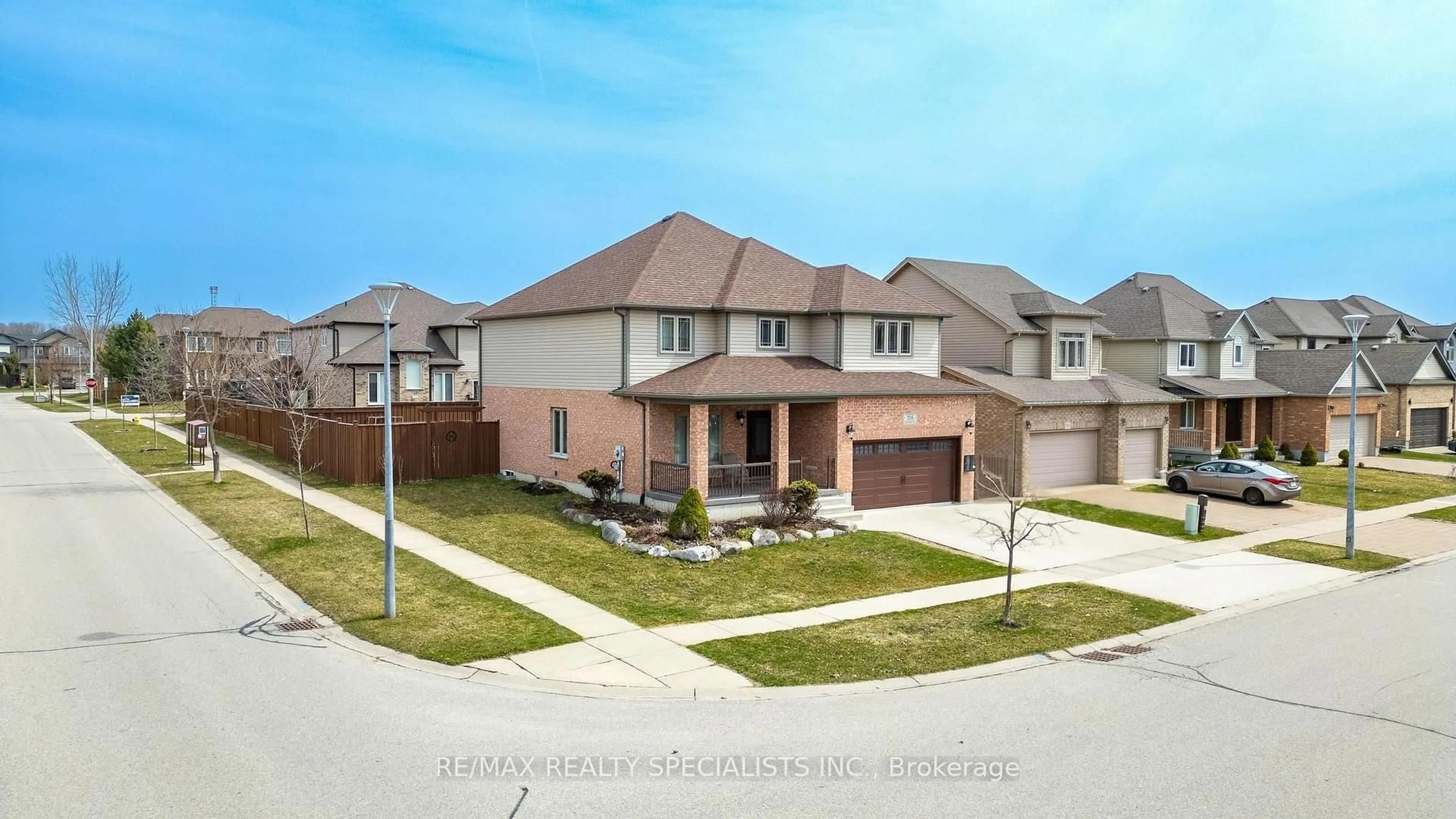 Unknown for 708 Spitfire St, Woodstock Ontario N4T 0B1