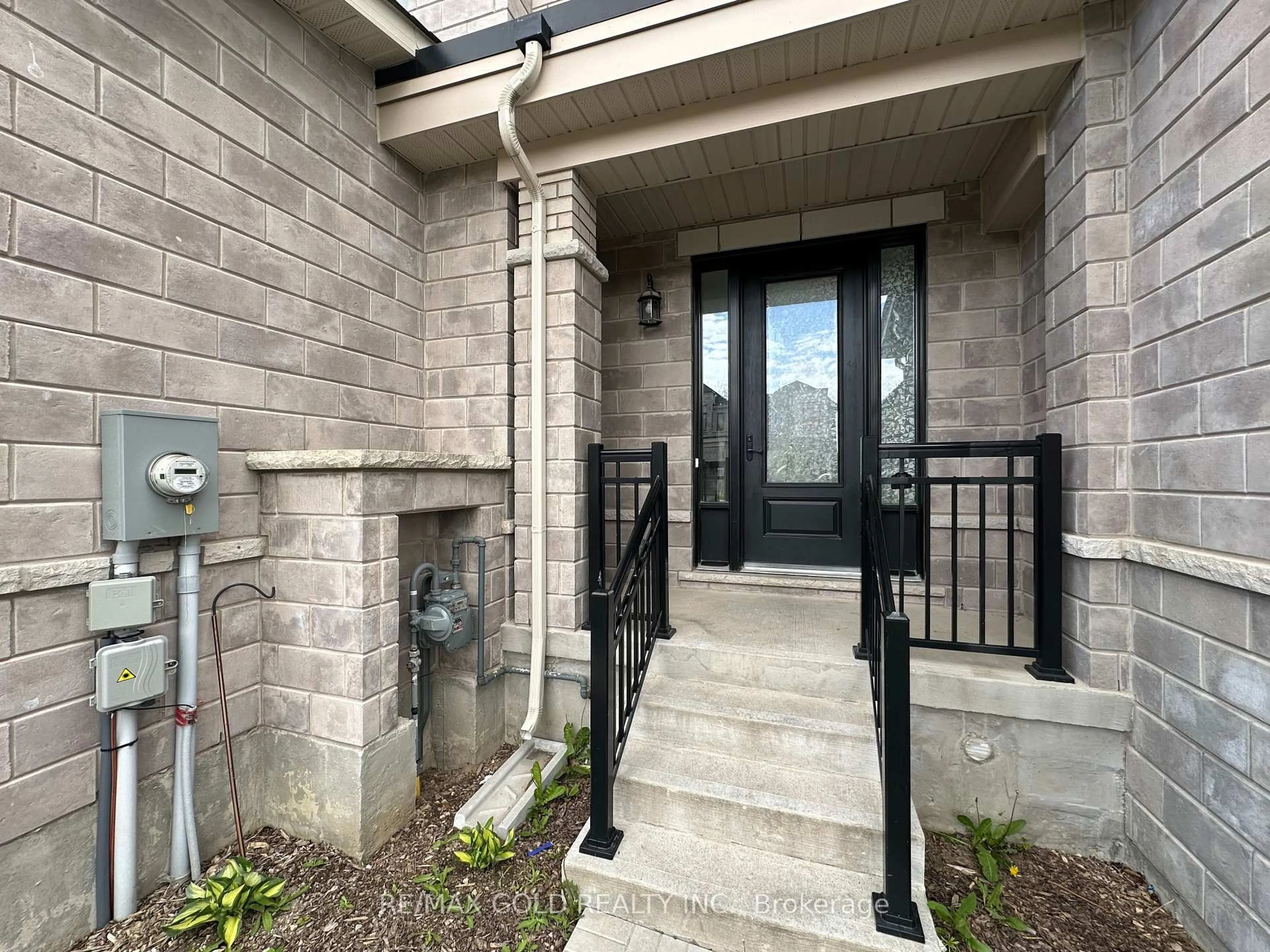 Indoor entryway for 120 Huntingford Tr, Woodstock Ontario N4T 0M3