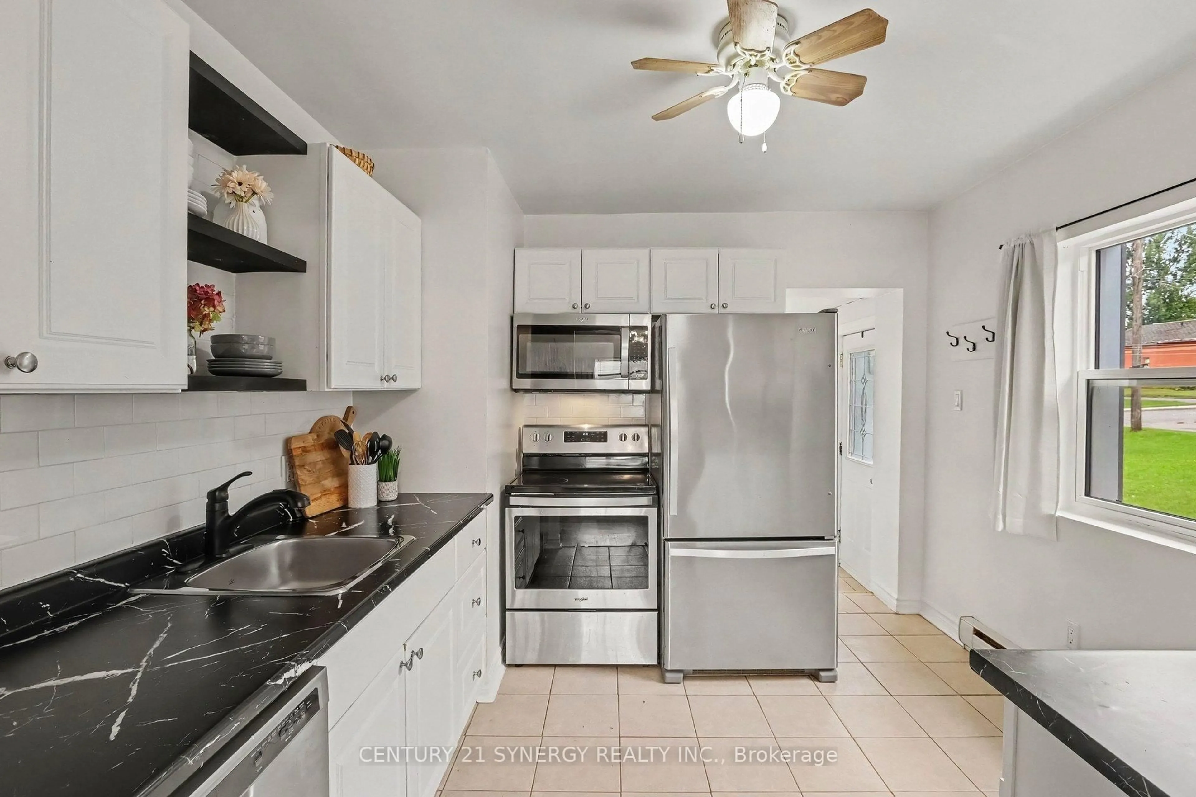 Standard kitchen, ceramic/tile floor for 3 McKenzie Ave, Smiths Falls Ontario K7A 3G4