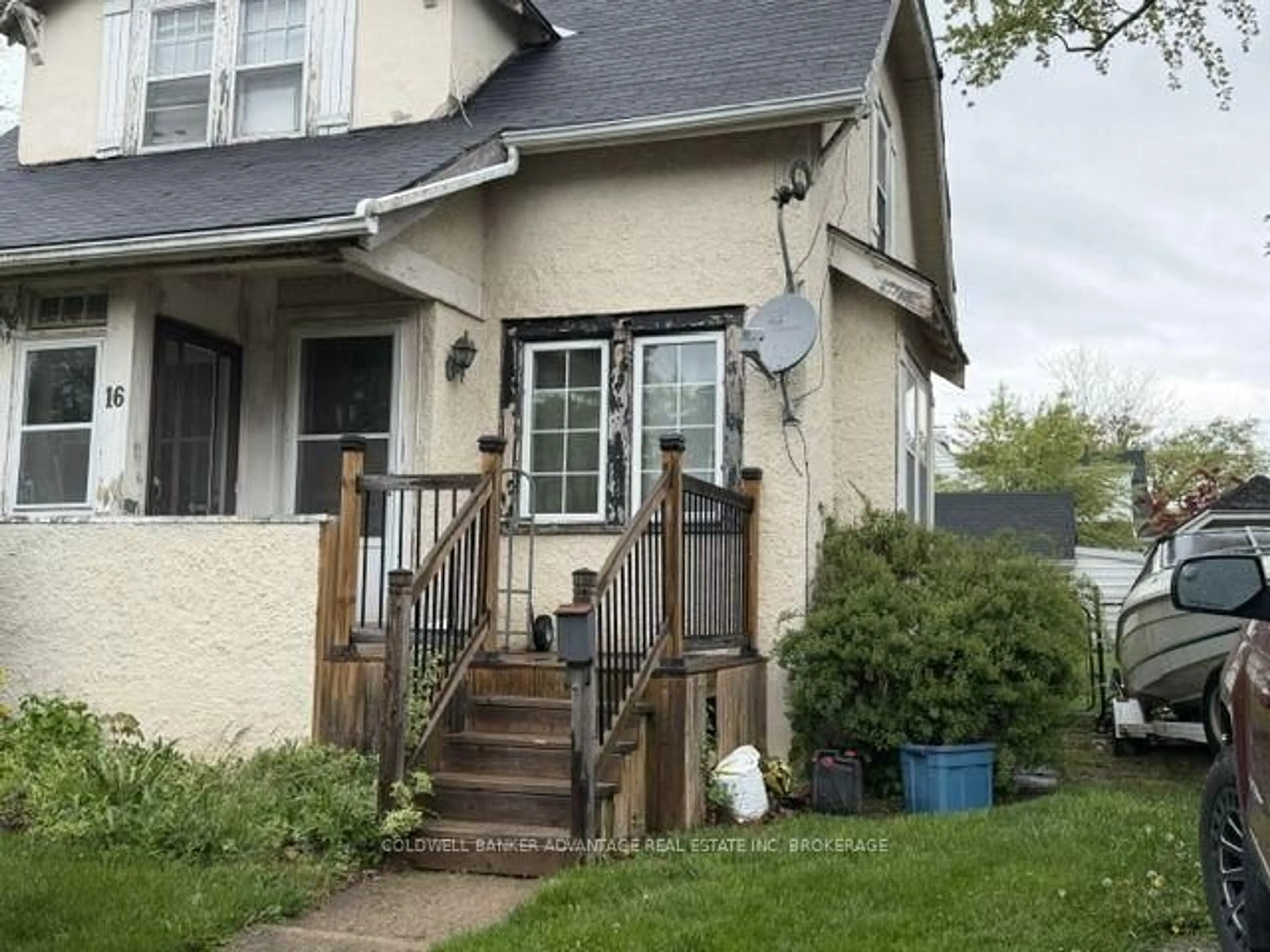 Unknown for 16 Highland Gdns, Welland Ontario L3C 4R4