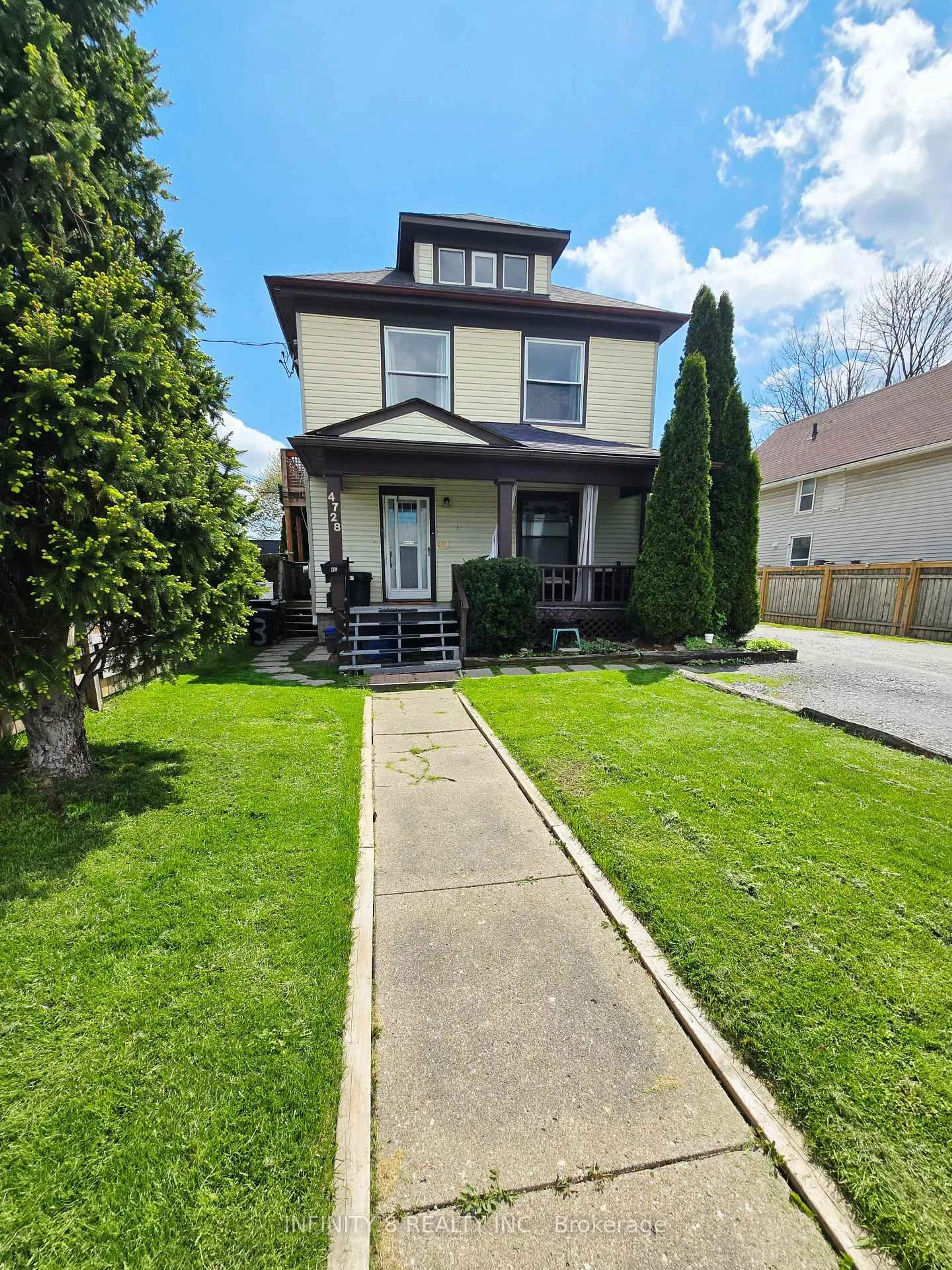 A pic from outside/outdoor area/front of a property/back of a property/a pic from drone, street for 4728 Bridge St, Niagara Falls Ontario L2E 2R8