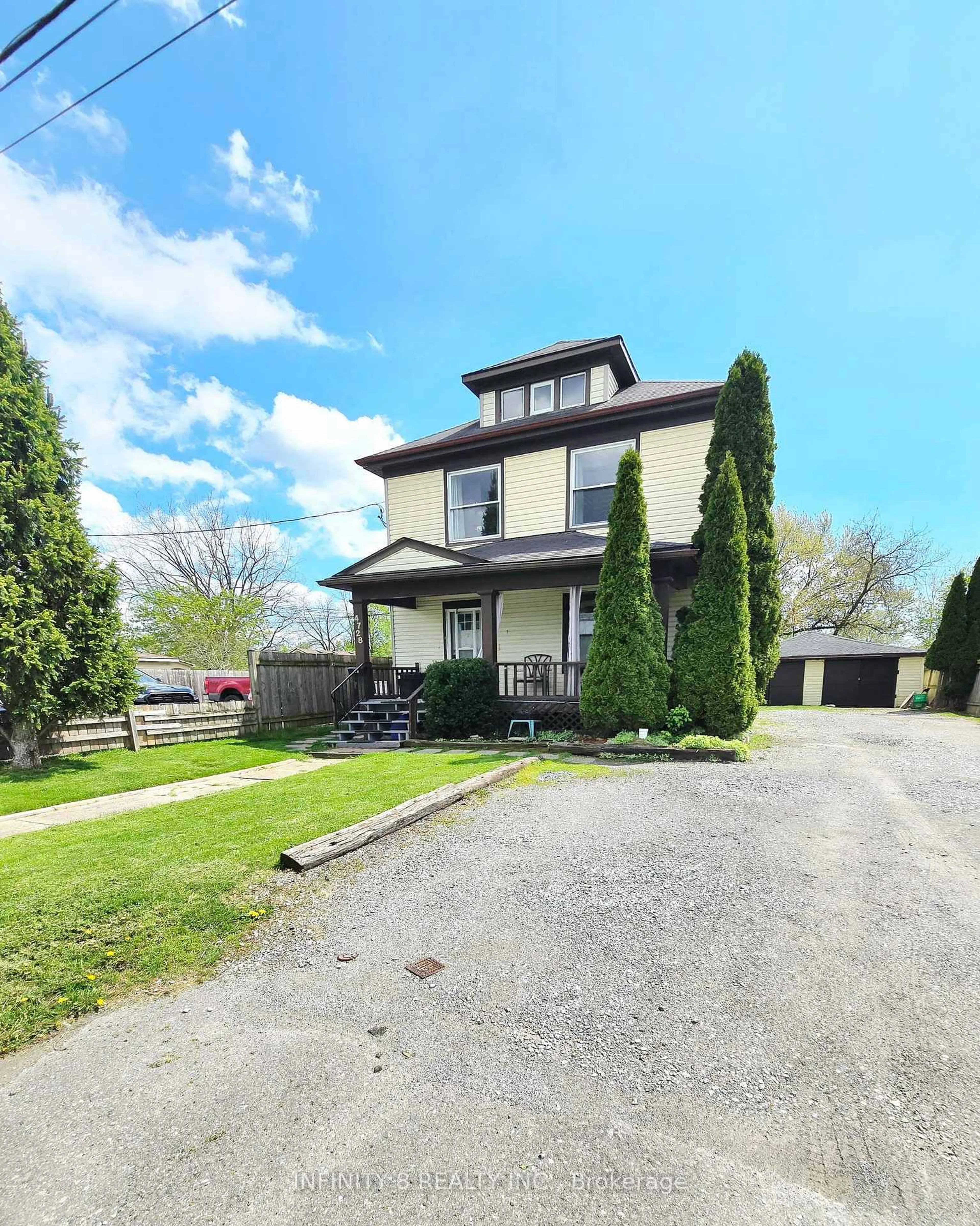 A pic from outside/outdoor area/front of a property/back of a property/a pic from drone, street for 4728 Bridge St, Niagara Falls Ontario L2E 2R8