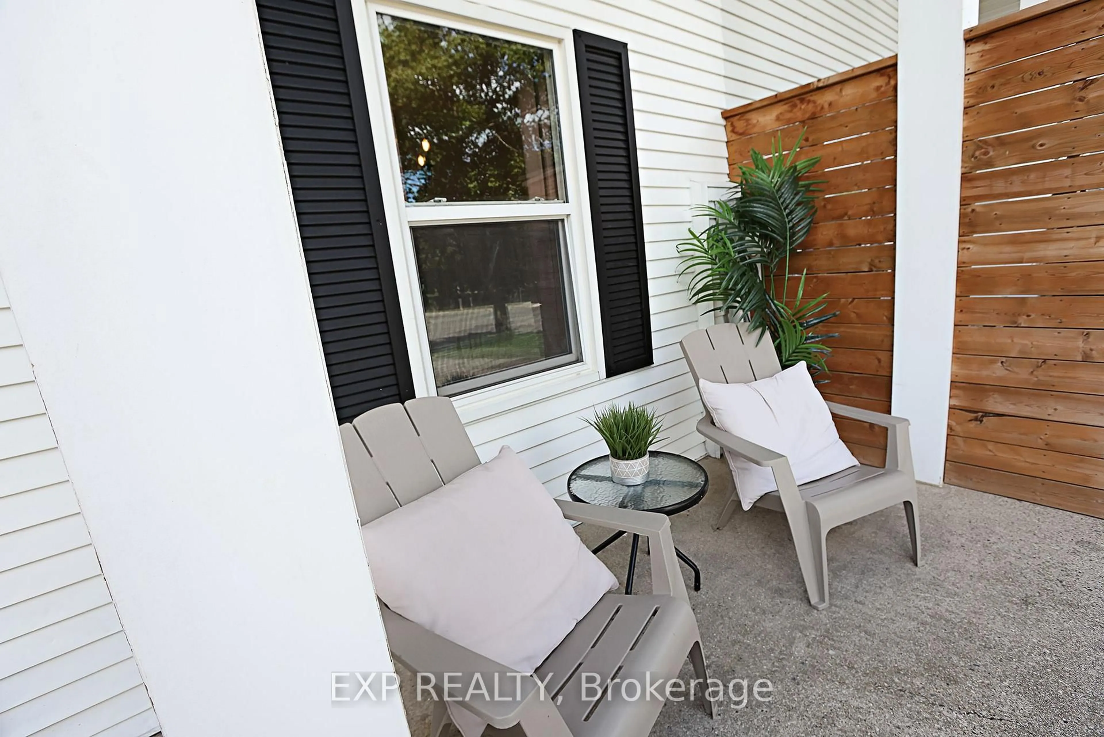 Patio, street for 59 Blandford St #2, Woodstock Ontario N4S 7H7