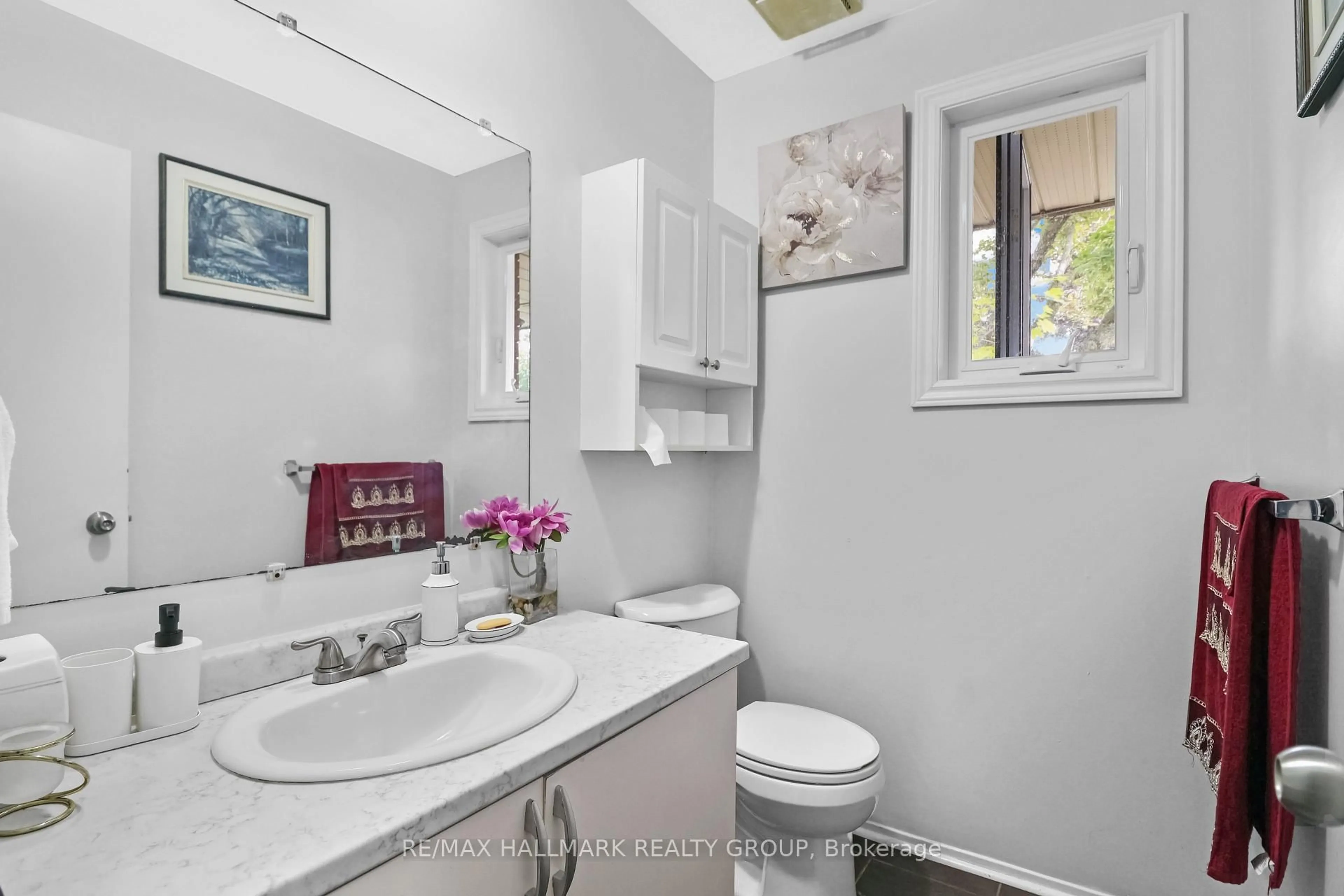 Standard bathroom, ceramic/tile floor for 472 Valade Cres #14, Ottawa Ontario K4A 2W7