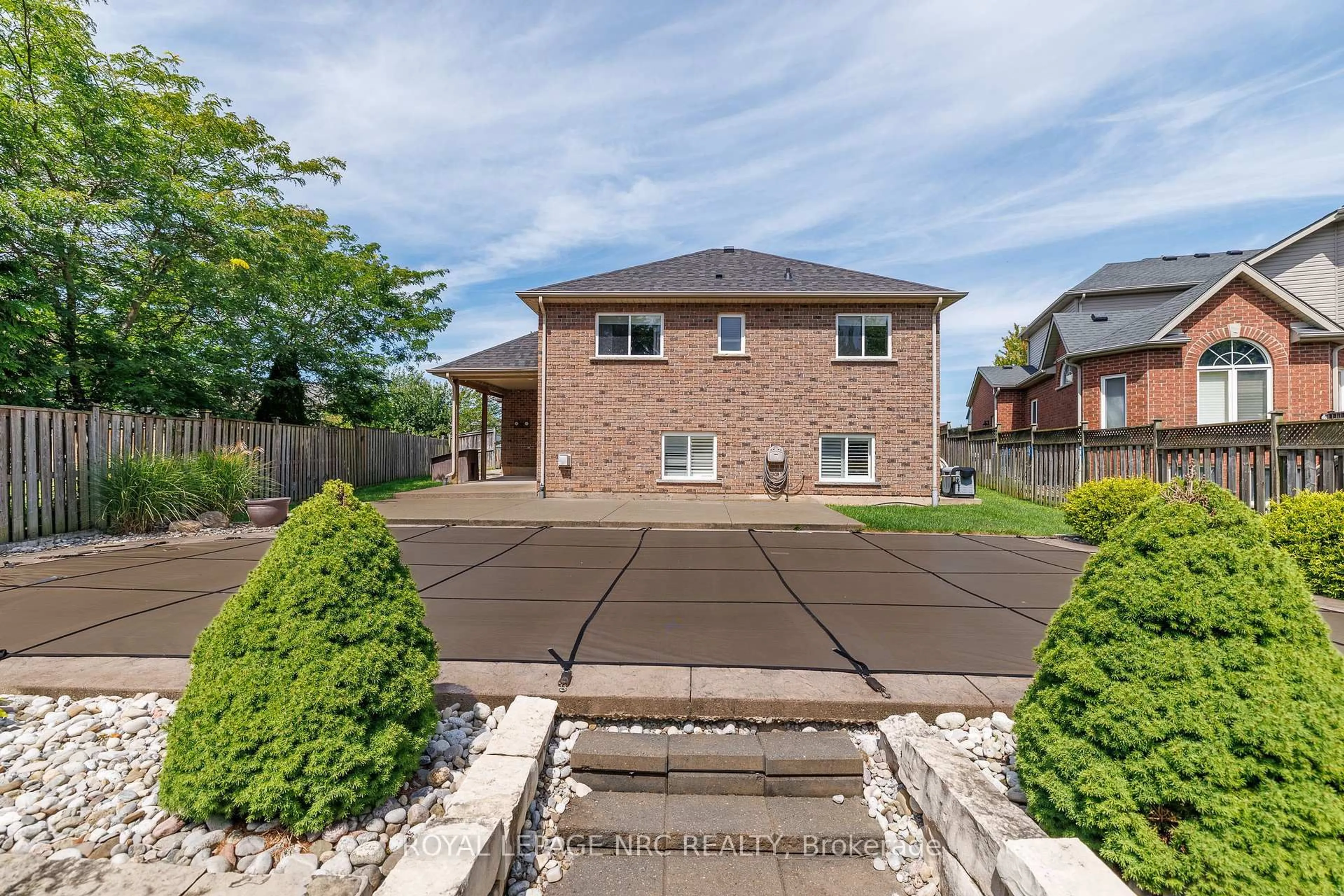 Home with brick exterior material, street for 8532 HEIKOOP Cres, Niagara Falls Ontario L2H 3J7