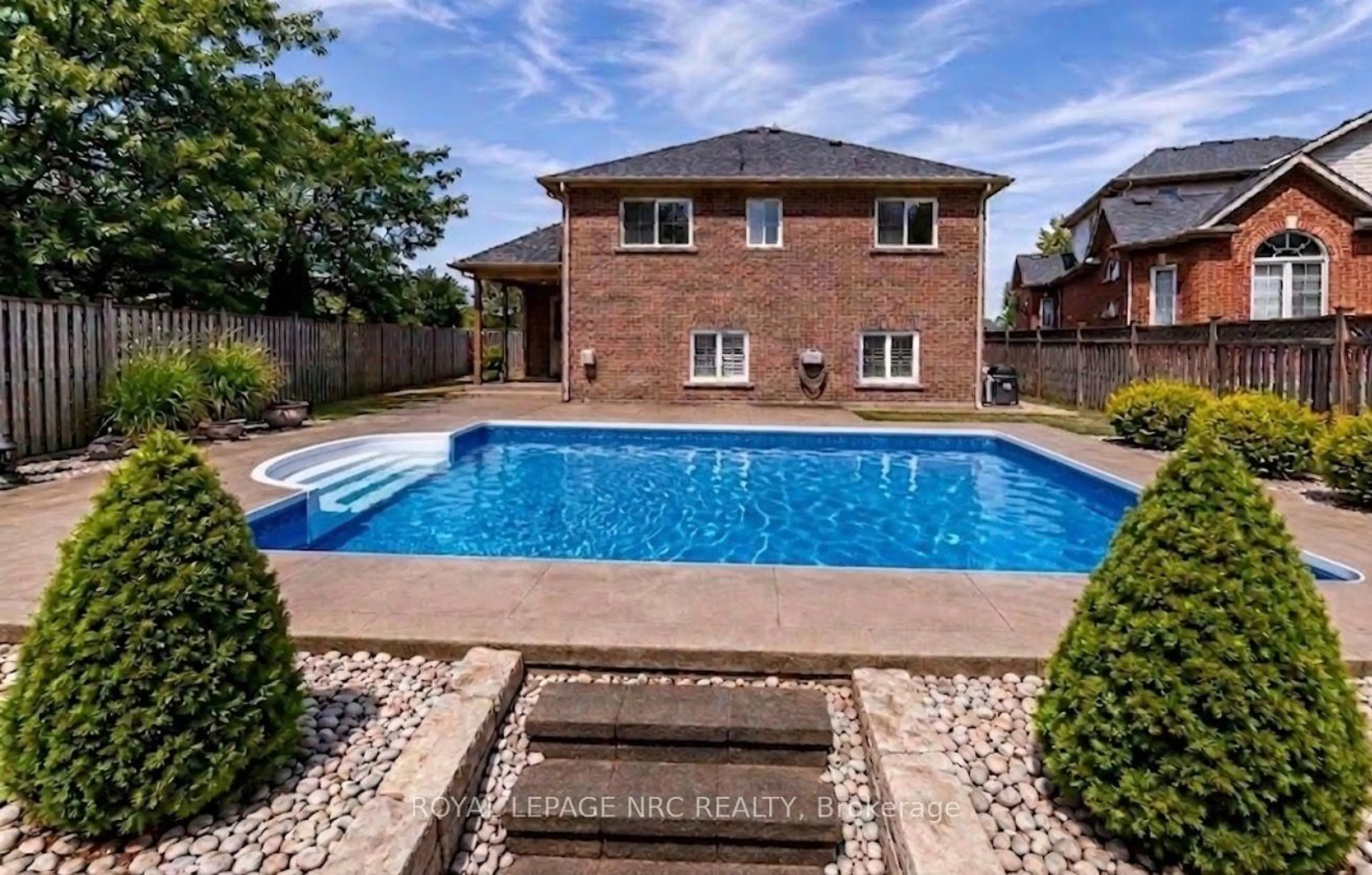 Pool for 8532 HEIKOOP Cres, Niagara Falls Ontario L2H 3J7