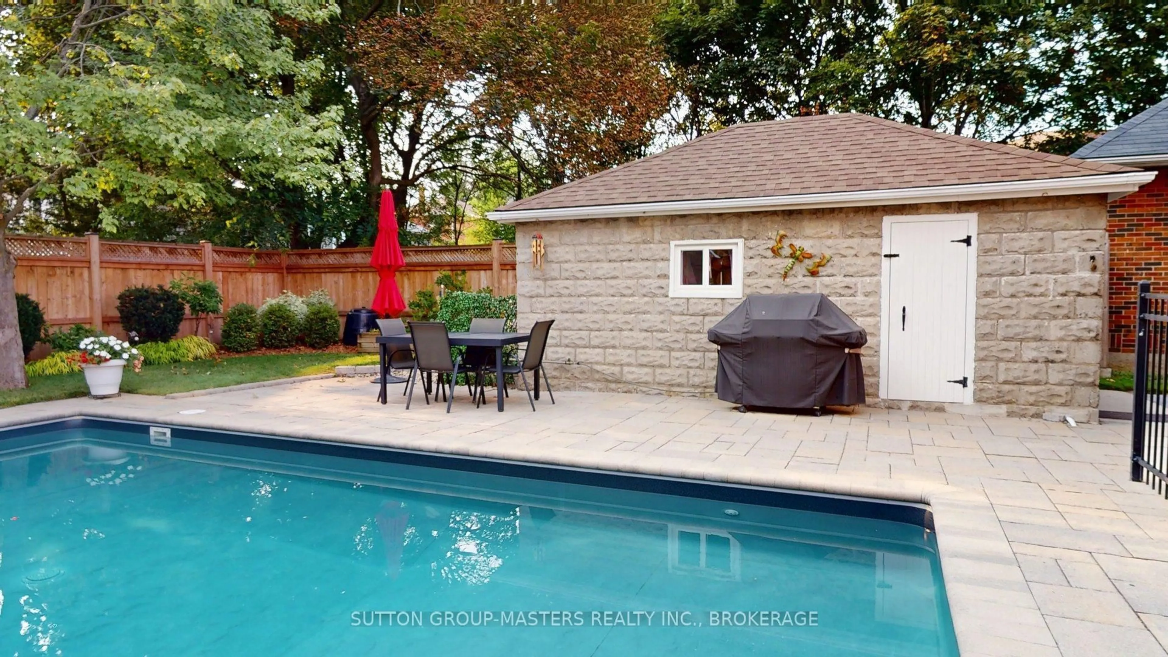 Pool for 160 Napier St, Kingston Ontario K7L 4G5